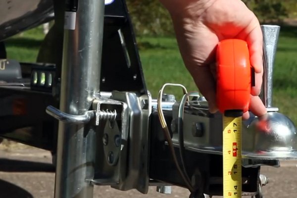 CURT® - How To Determine the Proper Rise or Drop of a Ball Mount