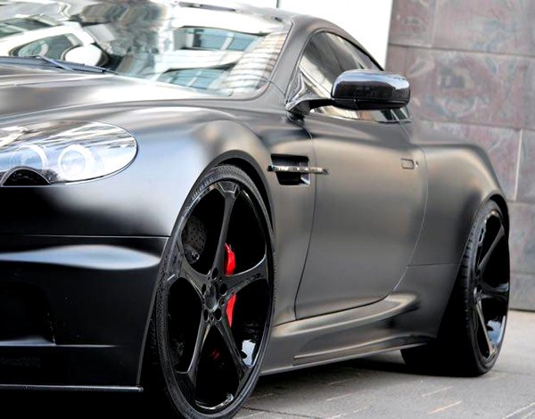 Giovanna Dalar 5 Black Aston Martin DB9 