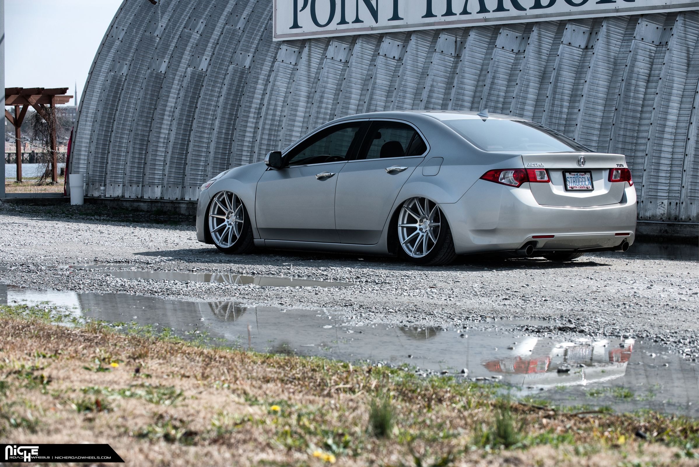 Rear Diffuser with Single Exhaust Tips on Acura TSX - Photo by Niche