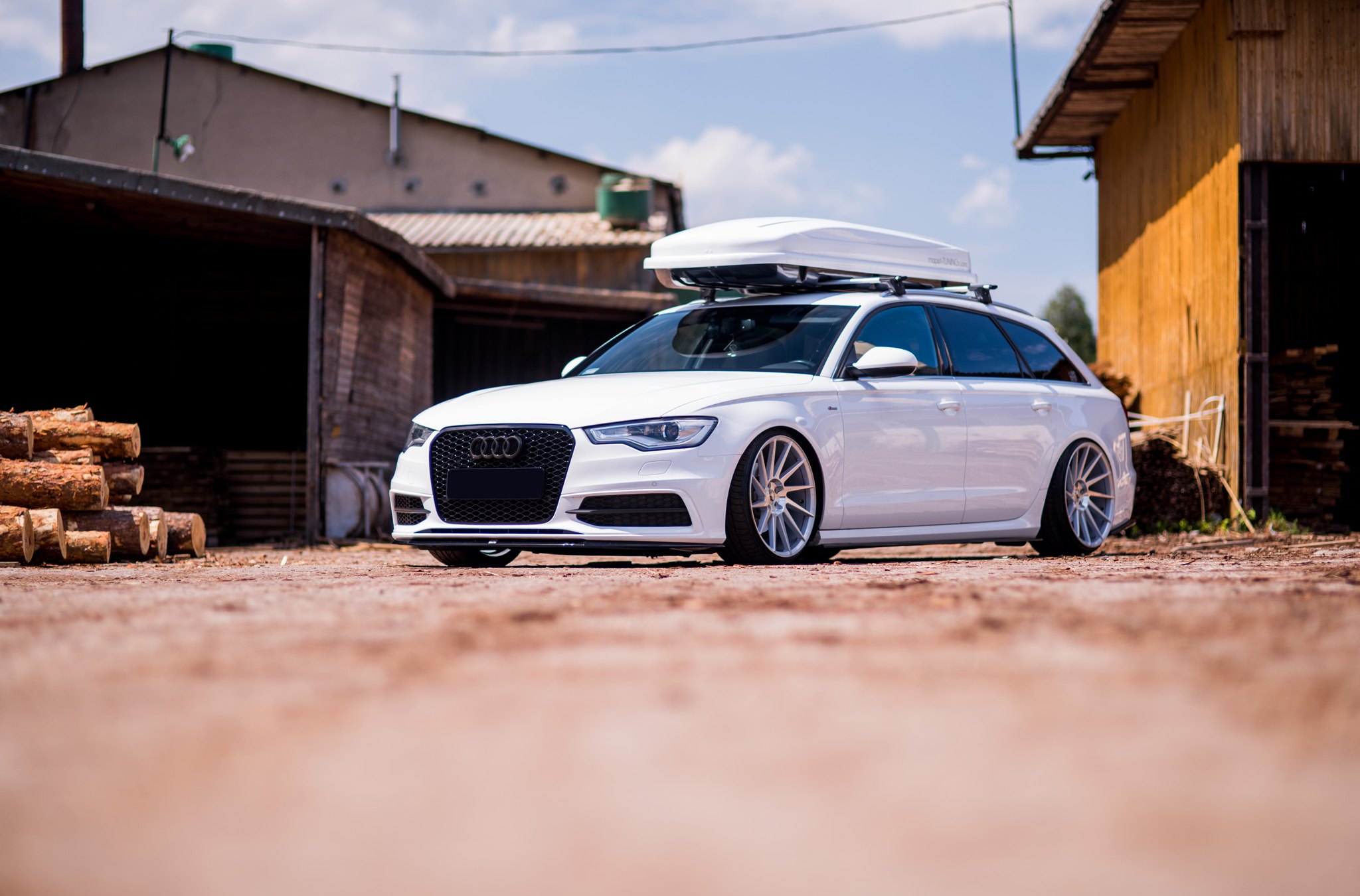 Blacked Out Mesh Grille on White Audi A6 - Photo by JR Wheels