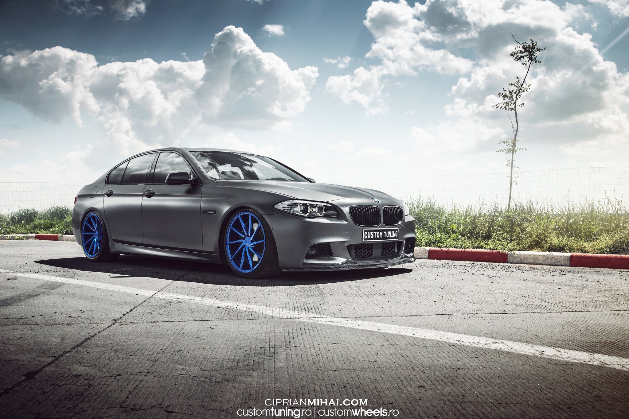 Carbon Fiber Front Lip on Gray BMW 5-Series - Photo by Ciprian Mihai