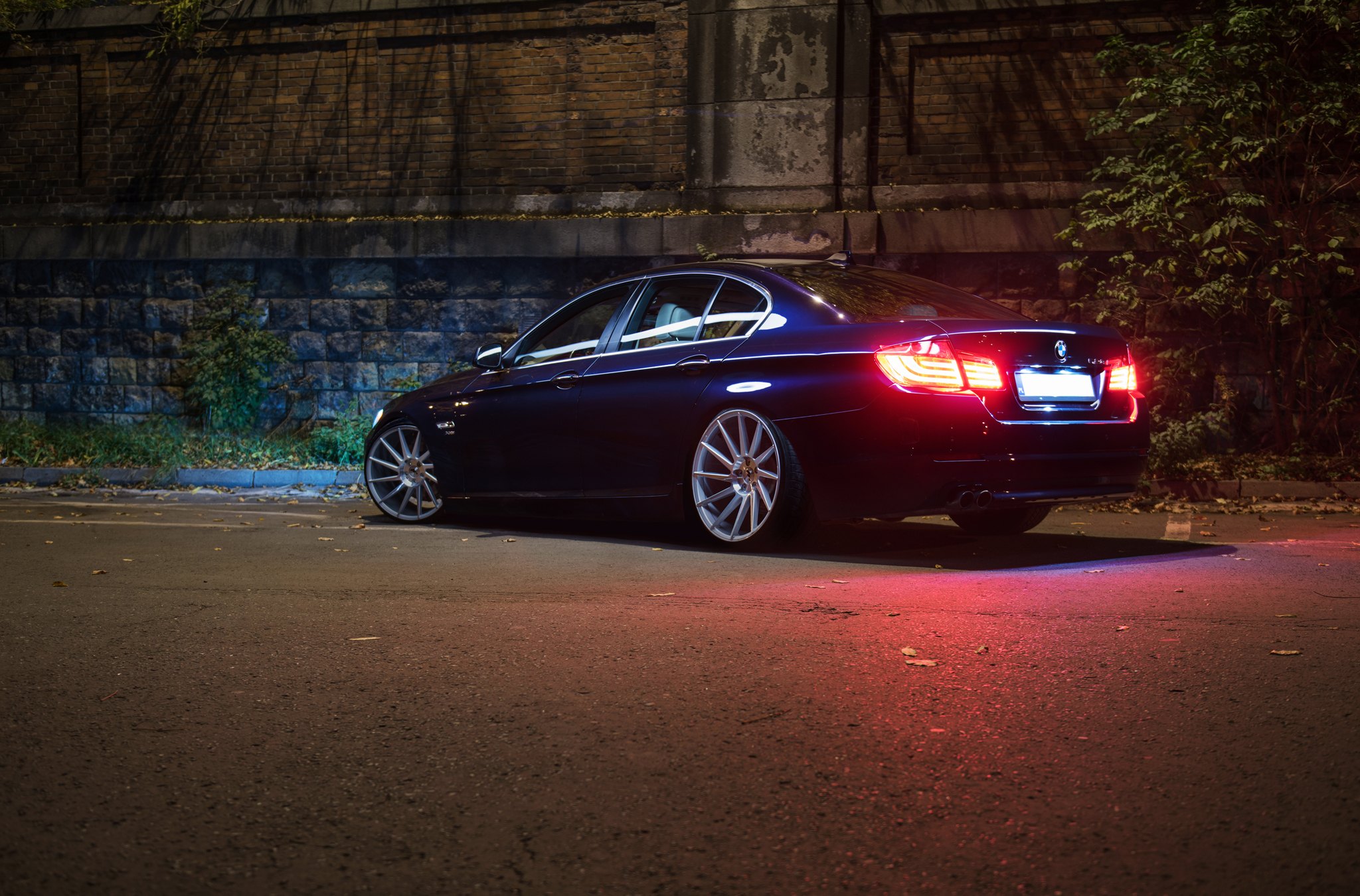 Aftermarket Rear Diffuser on Dark Blue BMW 5-Series - Photo by JR Wheels