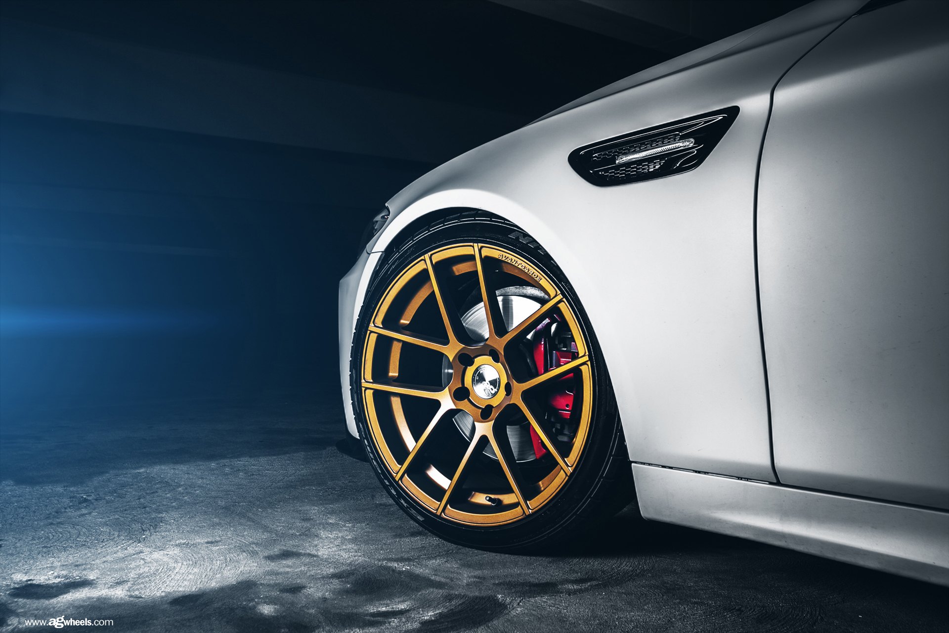 Avant Garde Rims with Red Brakes on BMW 5-Series - Photo by Avant Garde Wheels