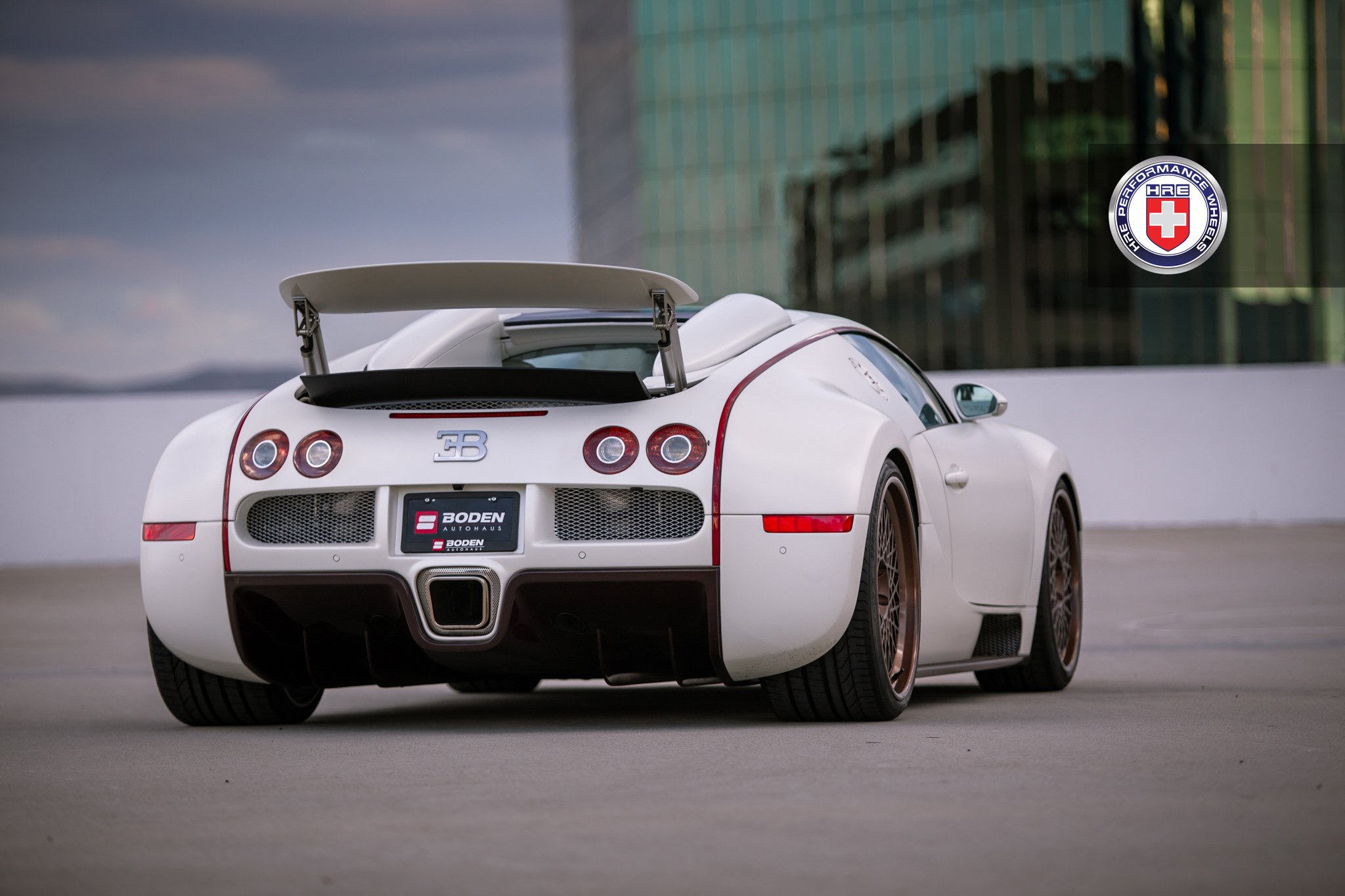 Aftermarket Rear Diffuser on White Bugatti Veyron - Photo by HRE Wheels