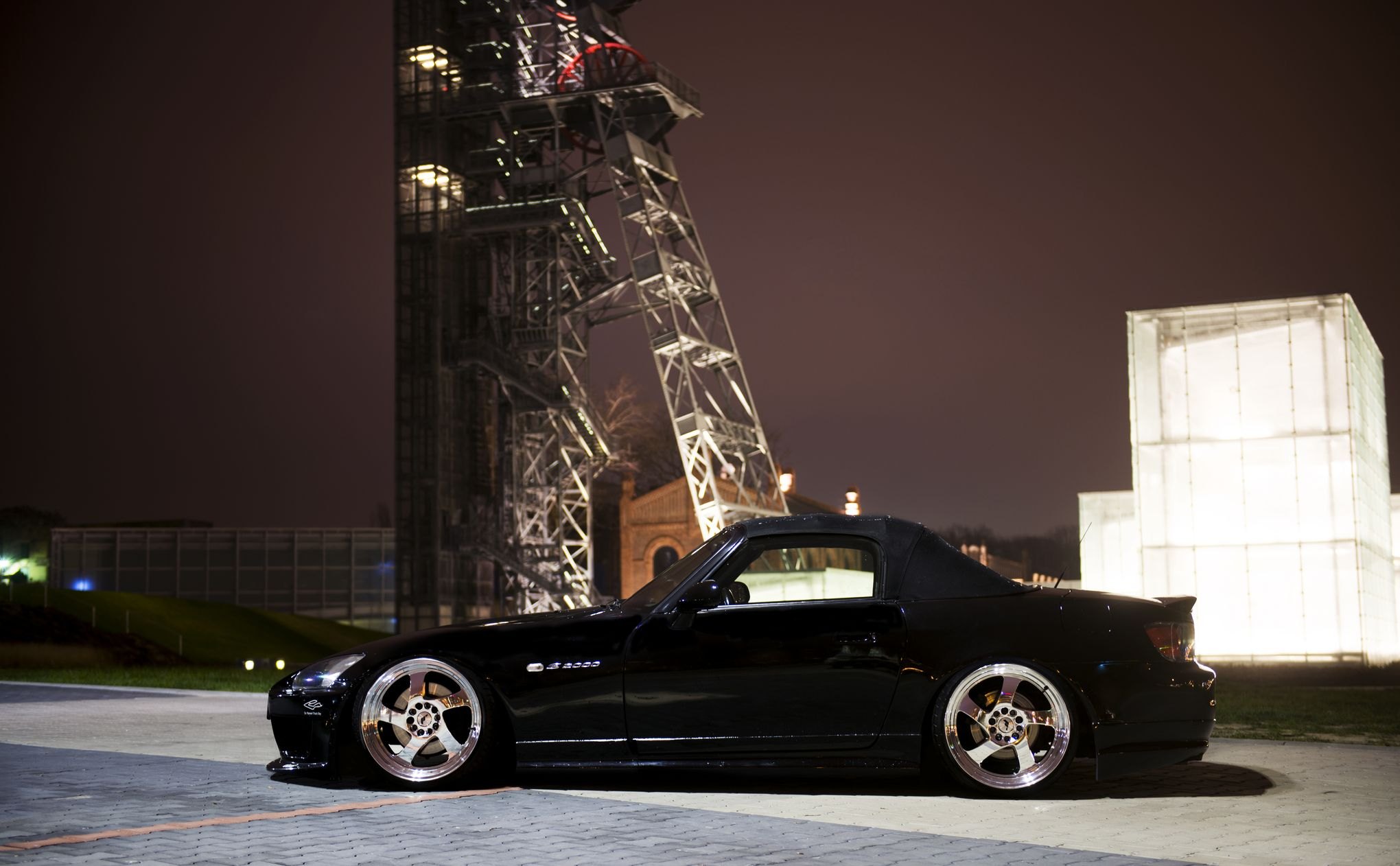 Black Honda S2000 with Aftermarket Side Skirts - Photo by JR Wheels