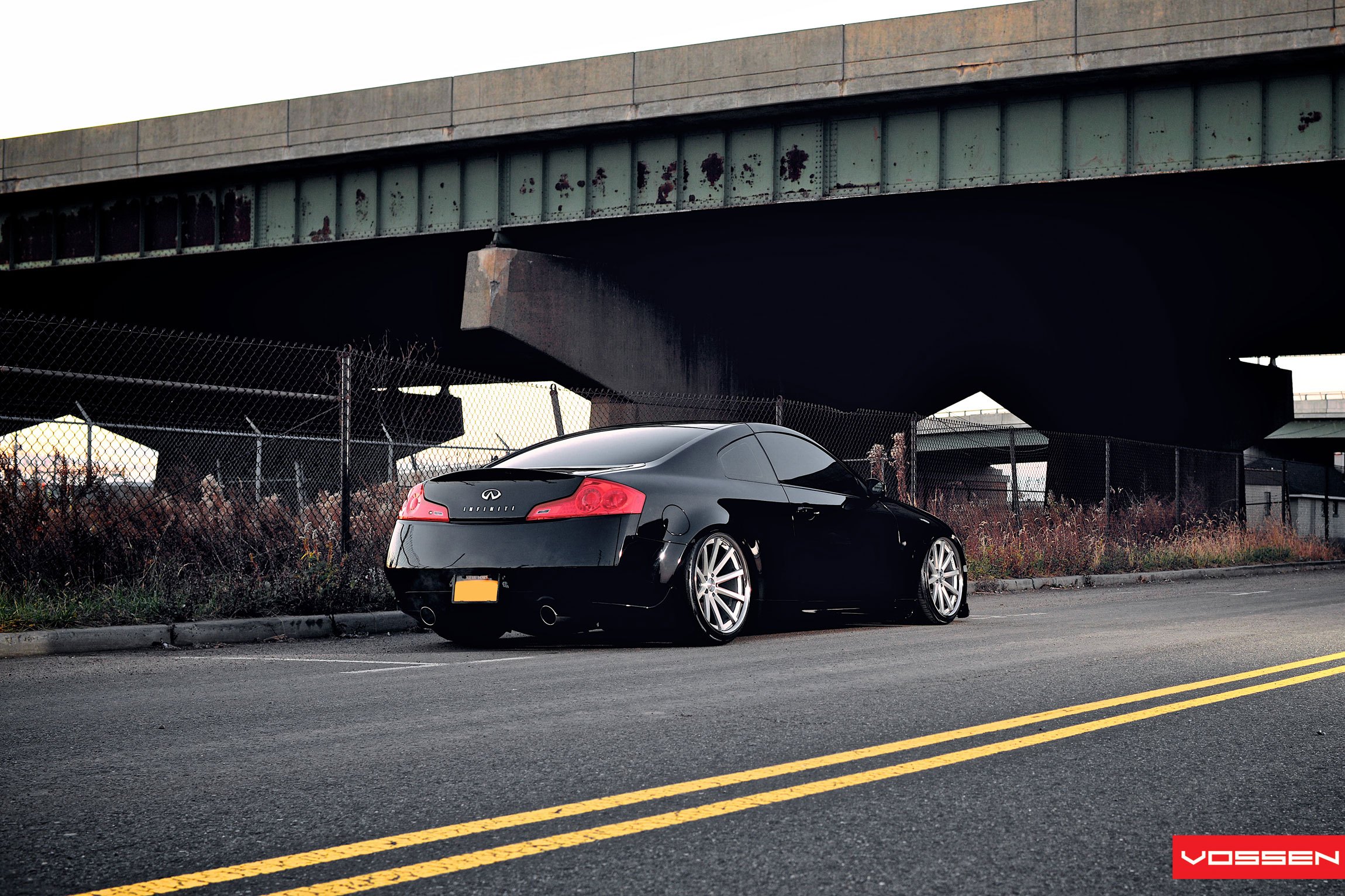 Aftermarket Red Taillights on Black Infiniti G35 - Photo by Vossen