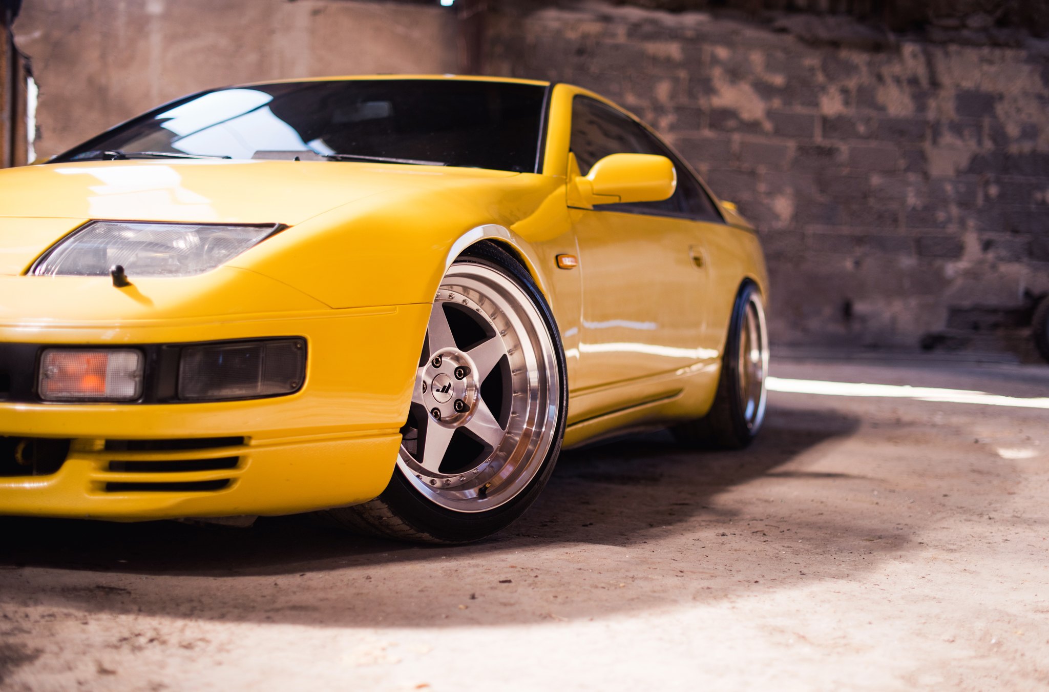 Aftermarket Front Bumper on Yellow Nissan 300ZX - Photo by JR Wheels