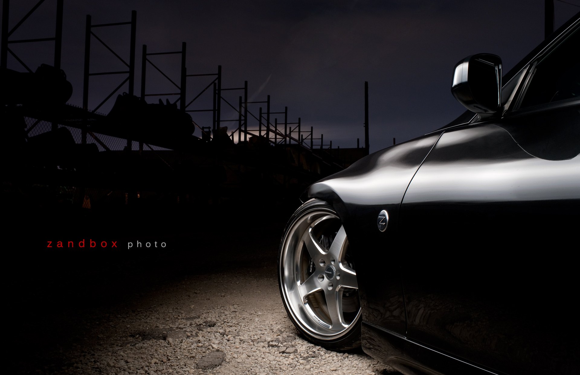 Custom Chrome Wheels on Black Nissan 370Z - Photo by zandbox