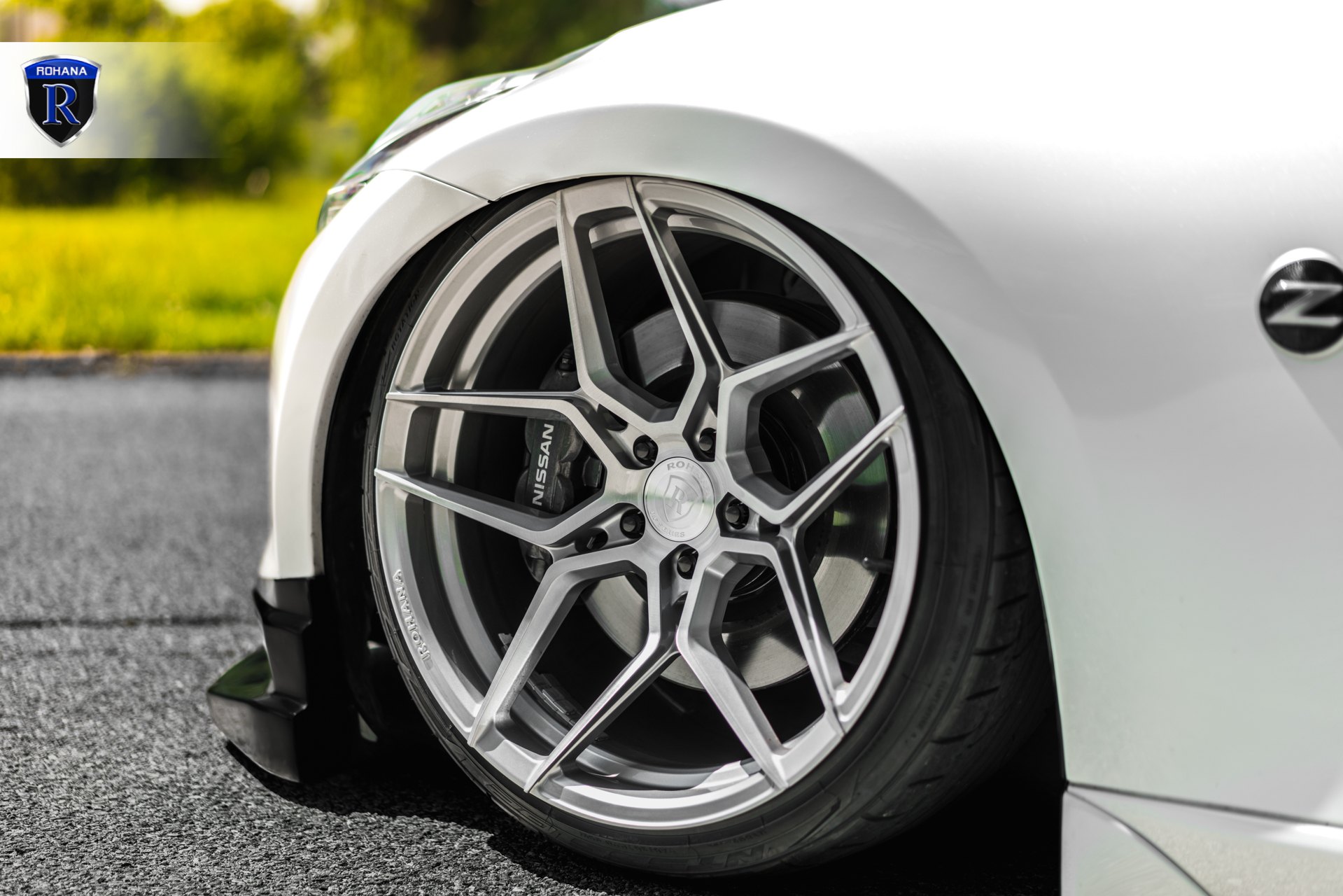 Chrome Rohana Wheels on White Nissan 370Z - Photo by Rohana Wheels