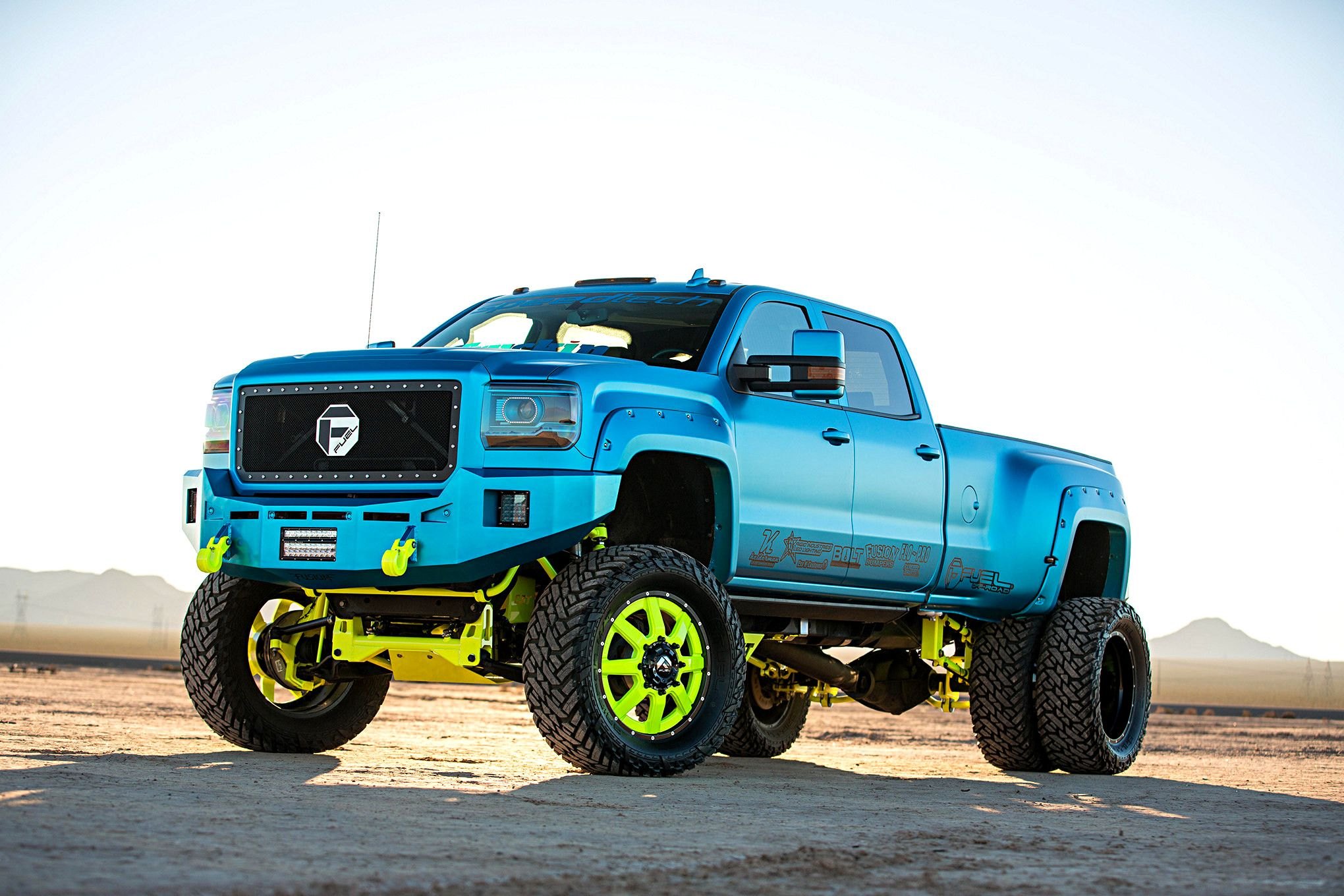2015 GMC sierra 3500 Dually show truck with 15 inch lift - Photo by Cody Gephart (Trucktrend)