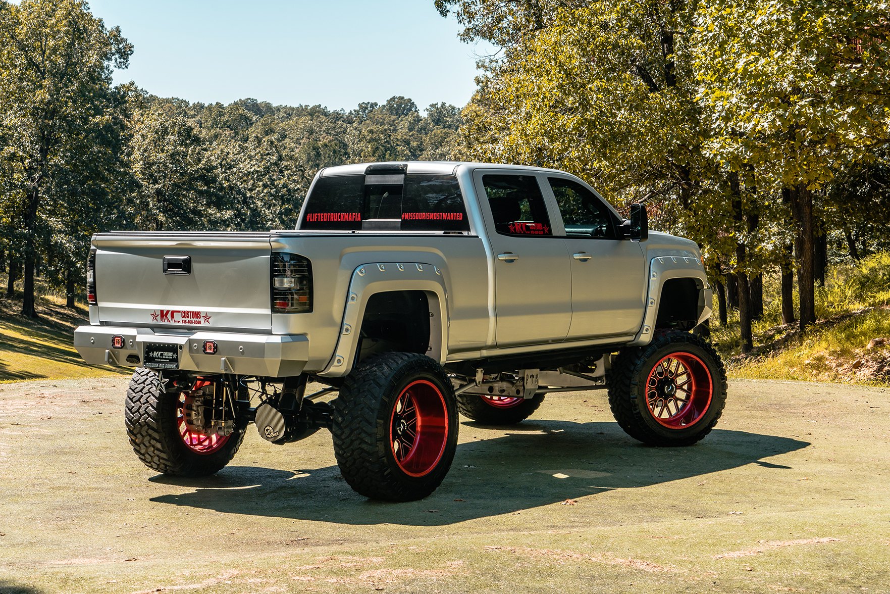 2016 GMC Sierra 1500 lifted on 24» rims - Photo by American Force