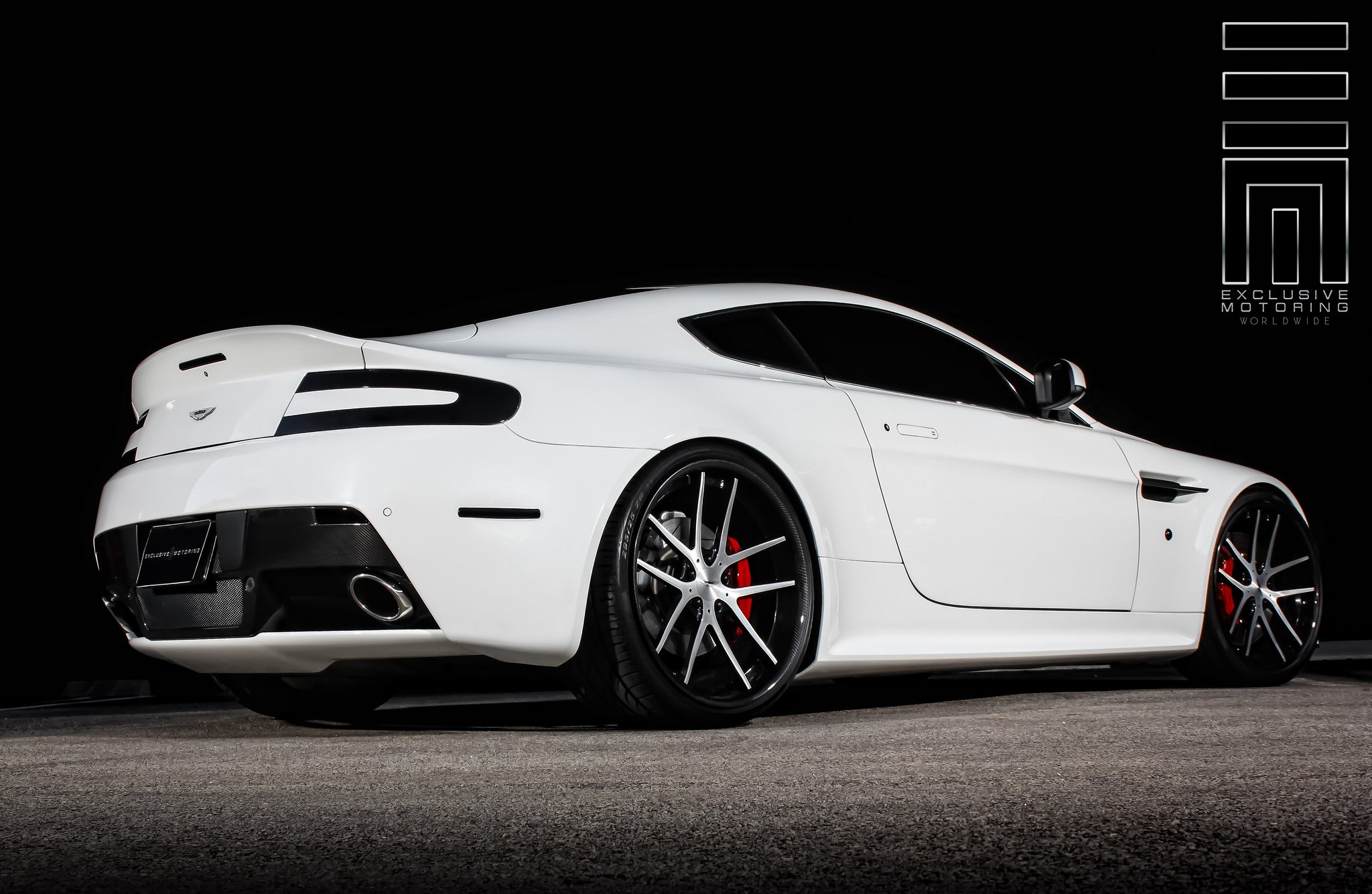 Snow White Aston Martin Vantage on wheels with 5 split spoke design - Photo by Exclusive Motoring