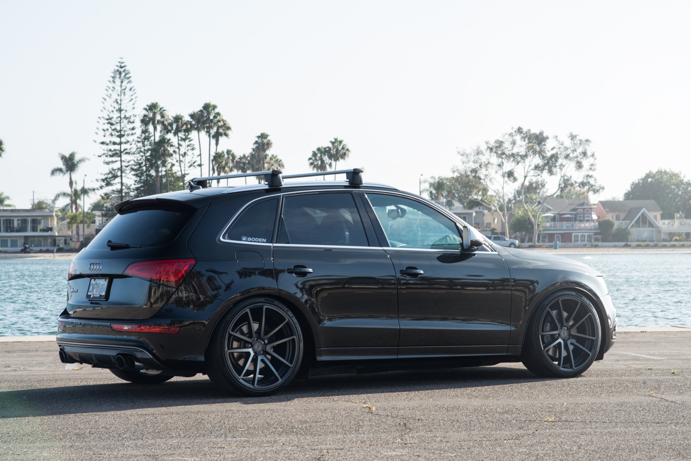 Aftermarket Rear Diffuser on Black Audi Q5 - Photo by Rotiform