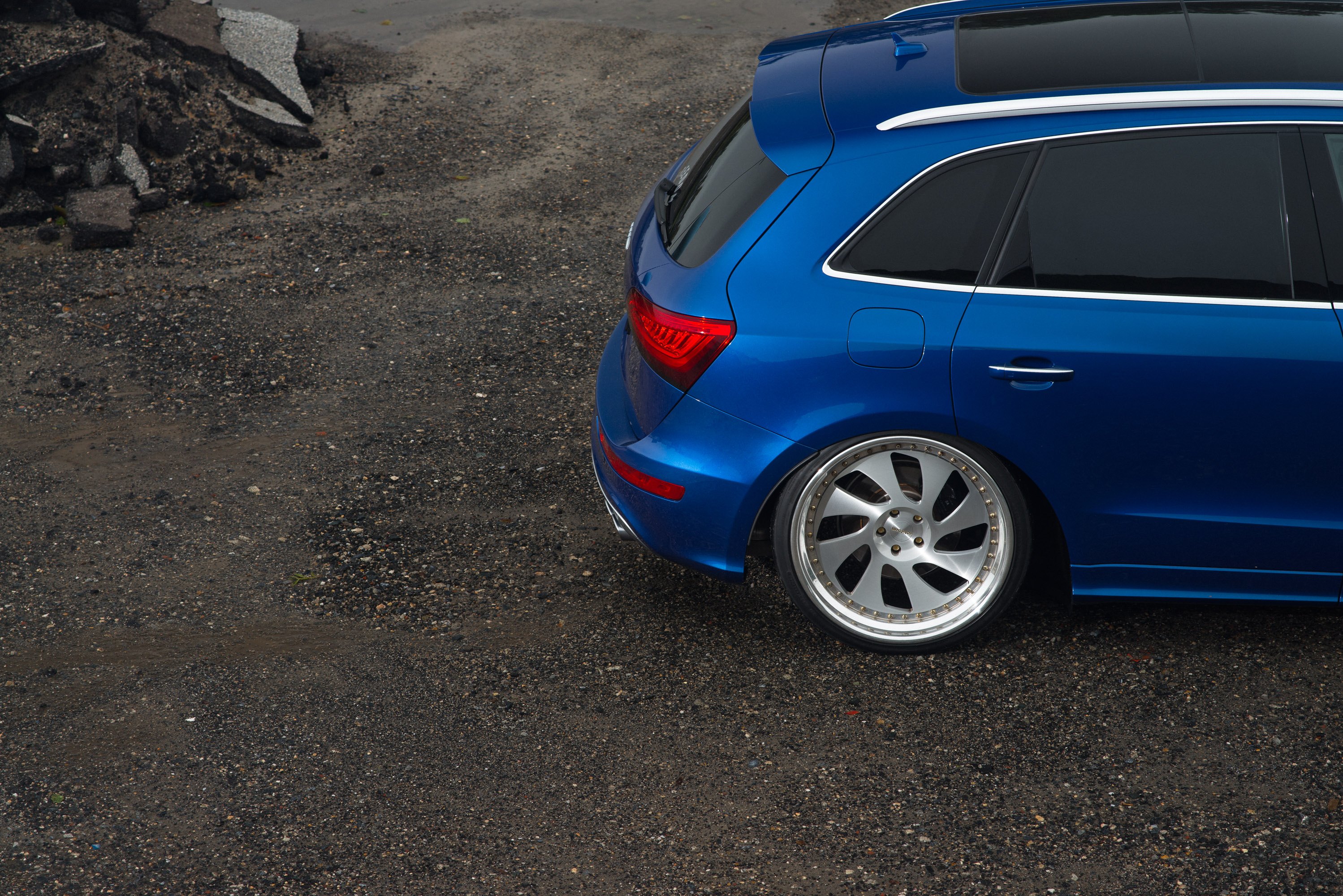 Roofline Spoiler on Custom Blue Audi Q5 - Photo by Rotiform