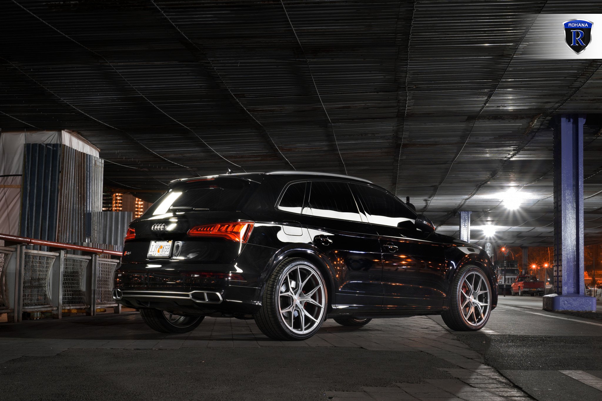 Roofline Spoiler with Light on Black Audi Q5 - Photo by Rohana