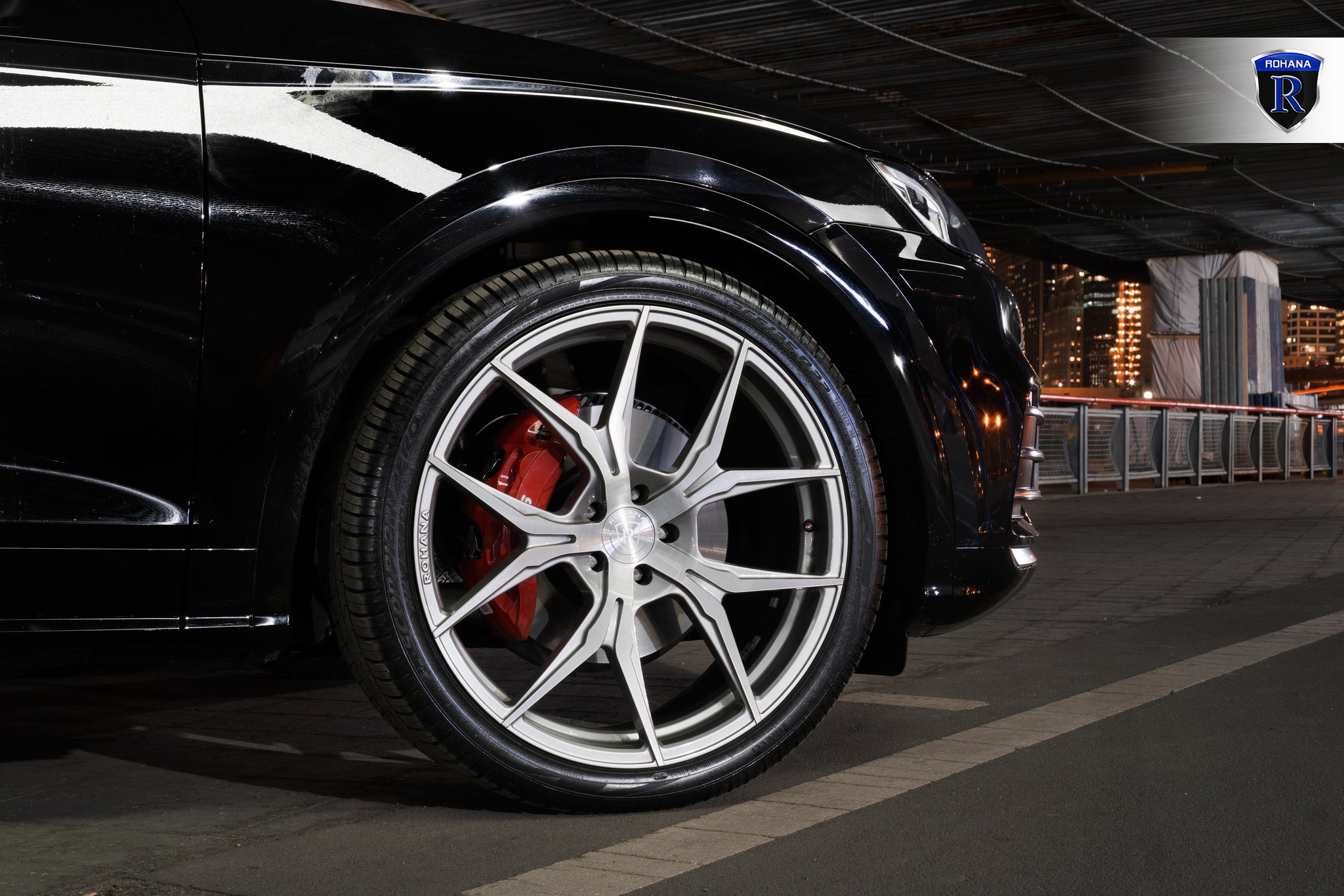 Black Audi Q5 with Chrome Rohana Wheels - Photo by Rohana
