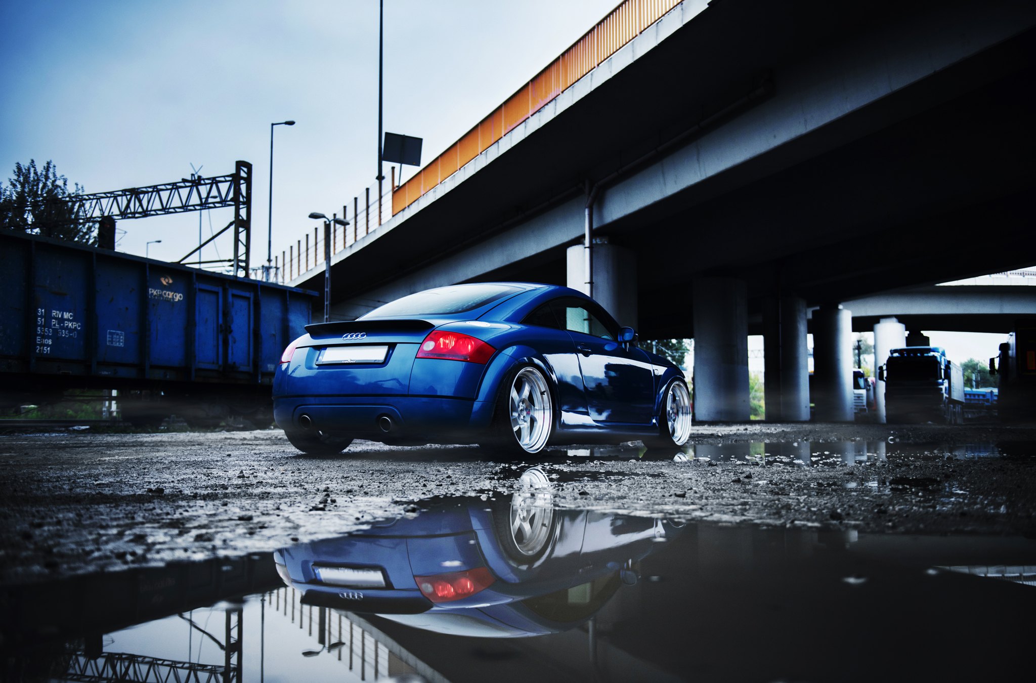 Aftermarket Red Taillights on Blue Audi TT - Photo by JR Wheels