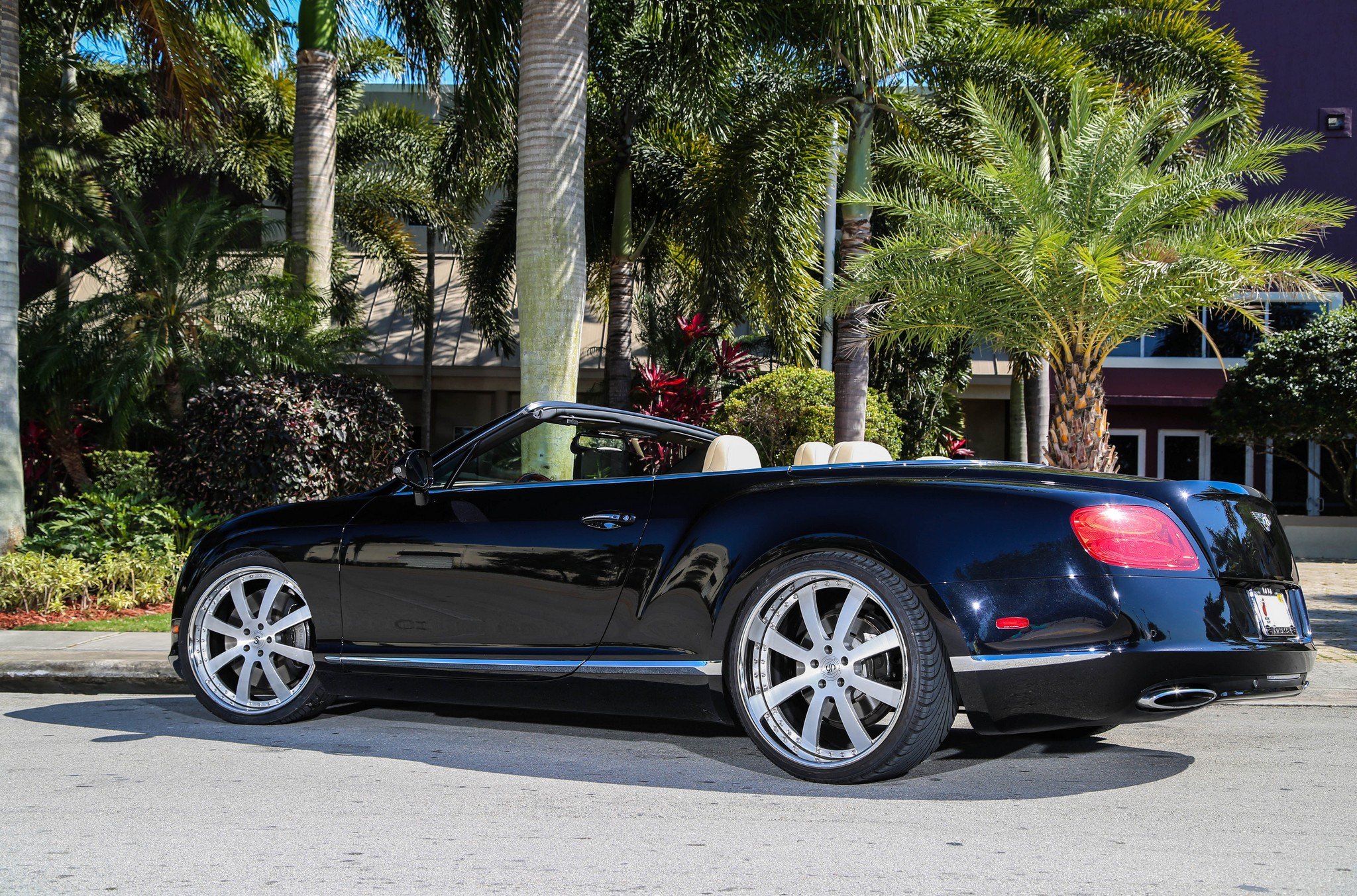 Black Bentley Continental with Custom Strasse Wheels - Photo by Strasse Forged