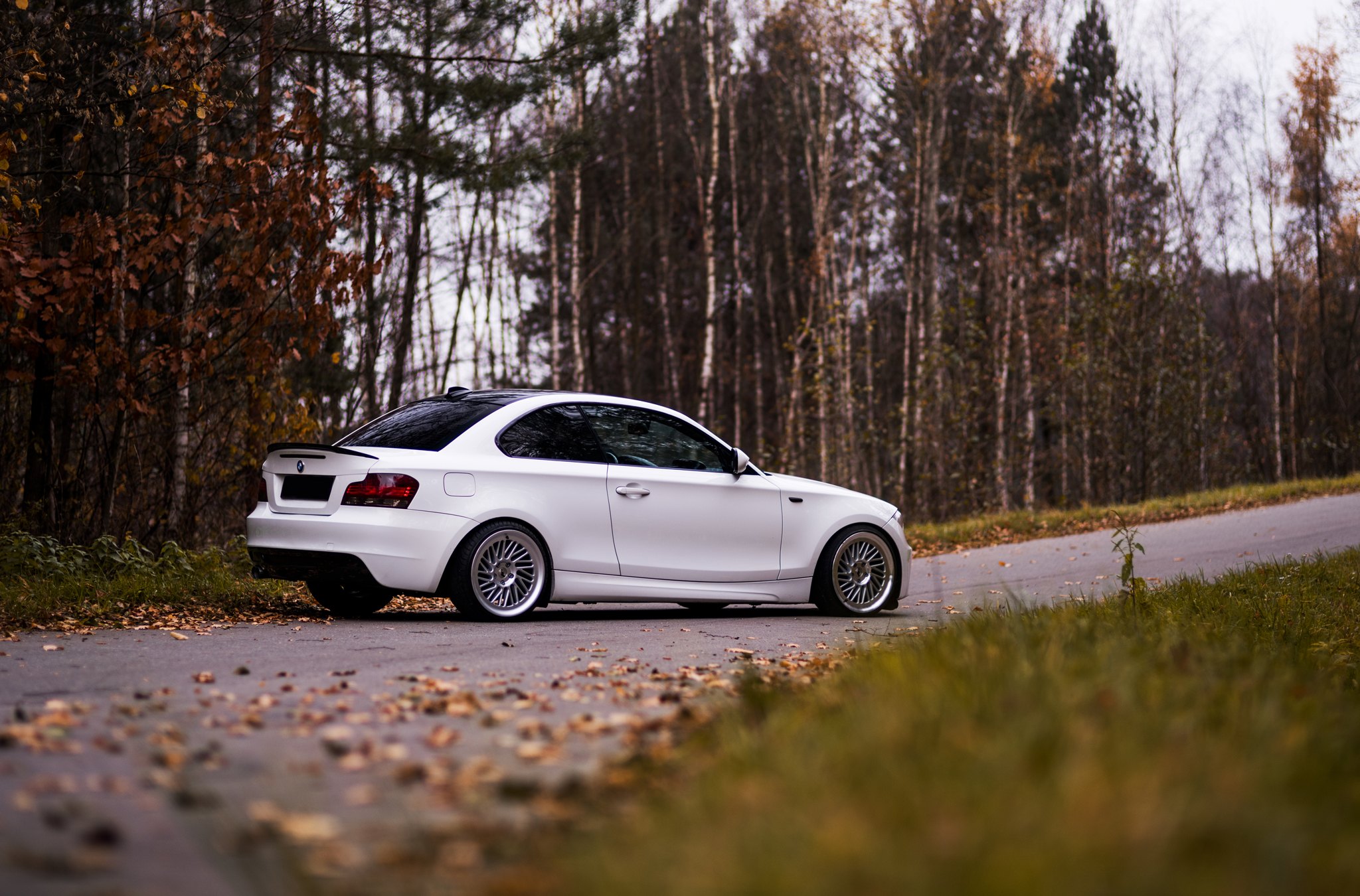 Black Rear Lip Spoiler on White BMW 1-Series - Photo by JR Wheels
