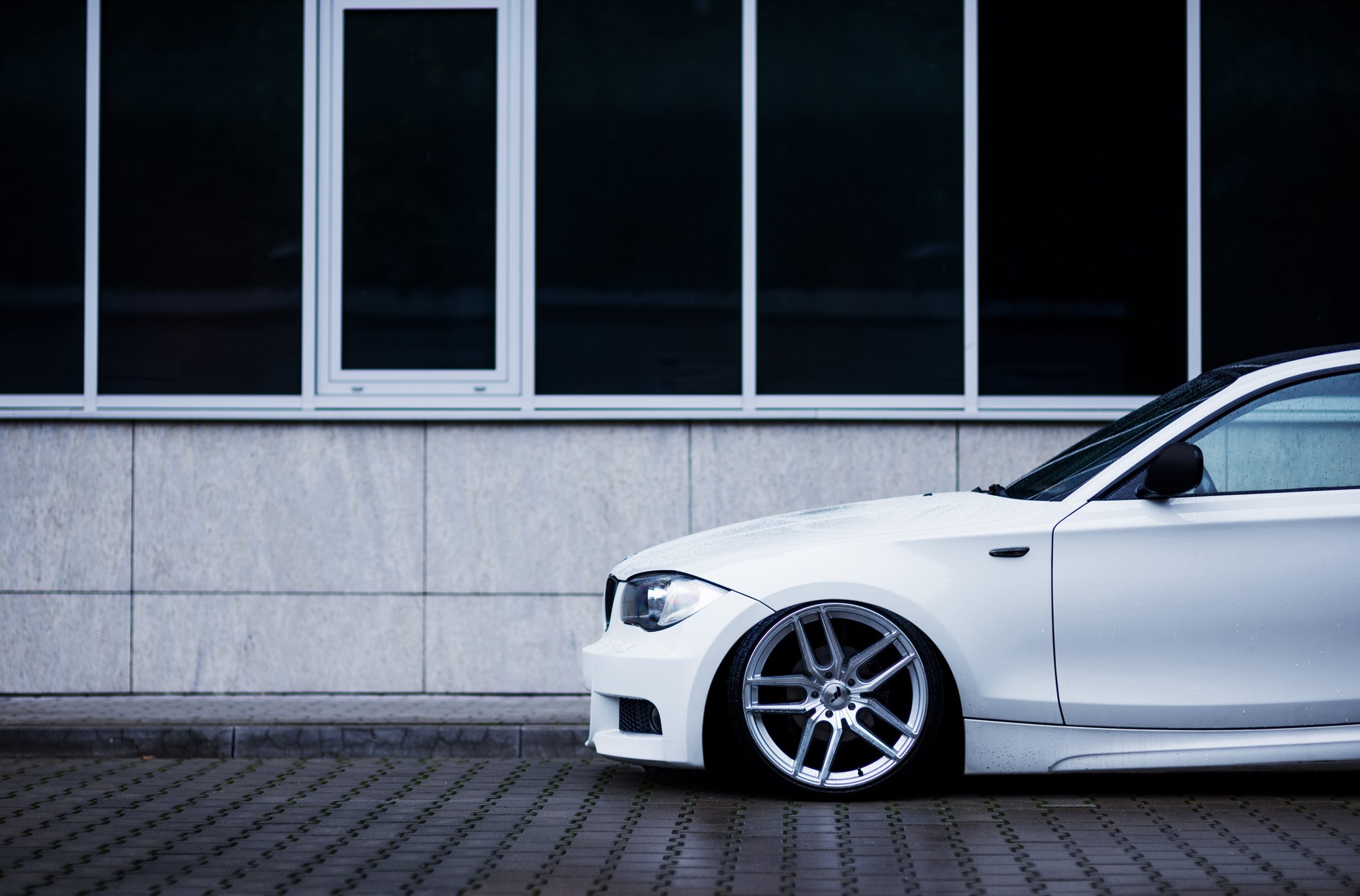 White BMW 1-Series with Chrome JR Rims - Photo by JR Wheels