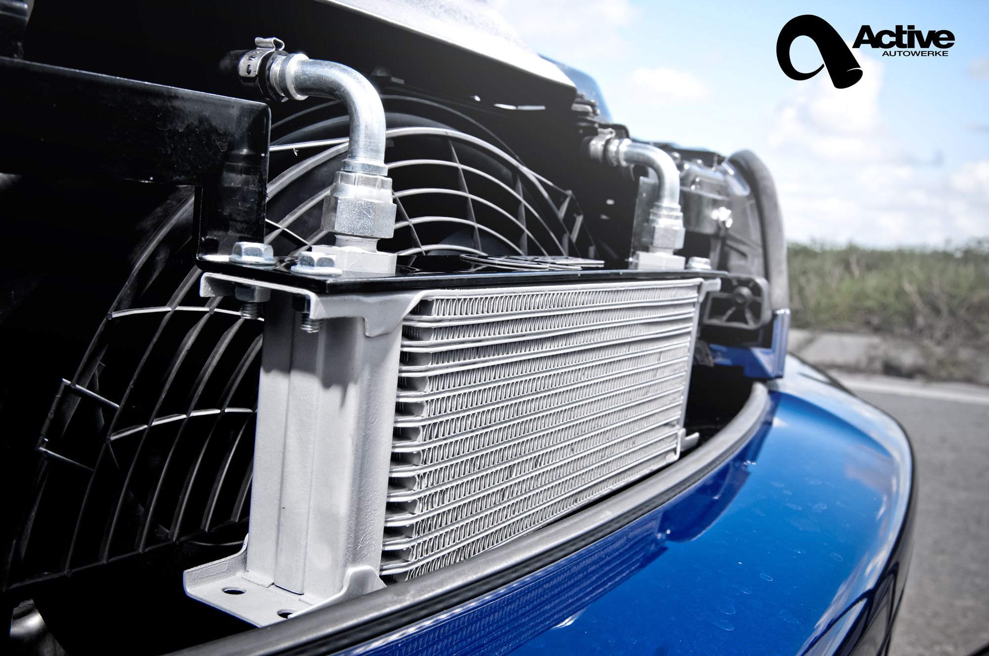 Aluminum Radiator in Blue BMW 3-Series - Photo by ADV.1