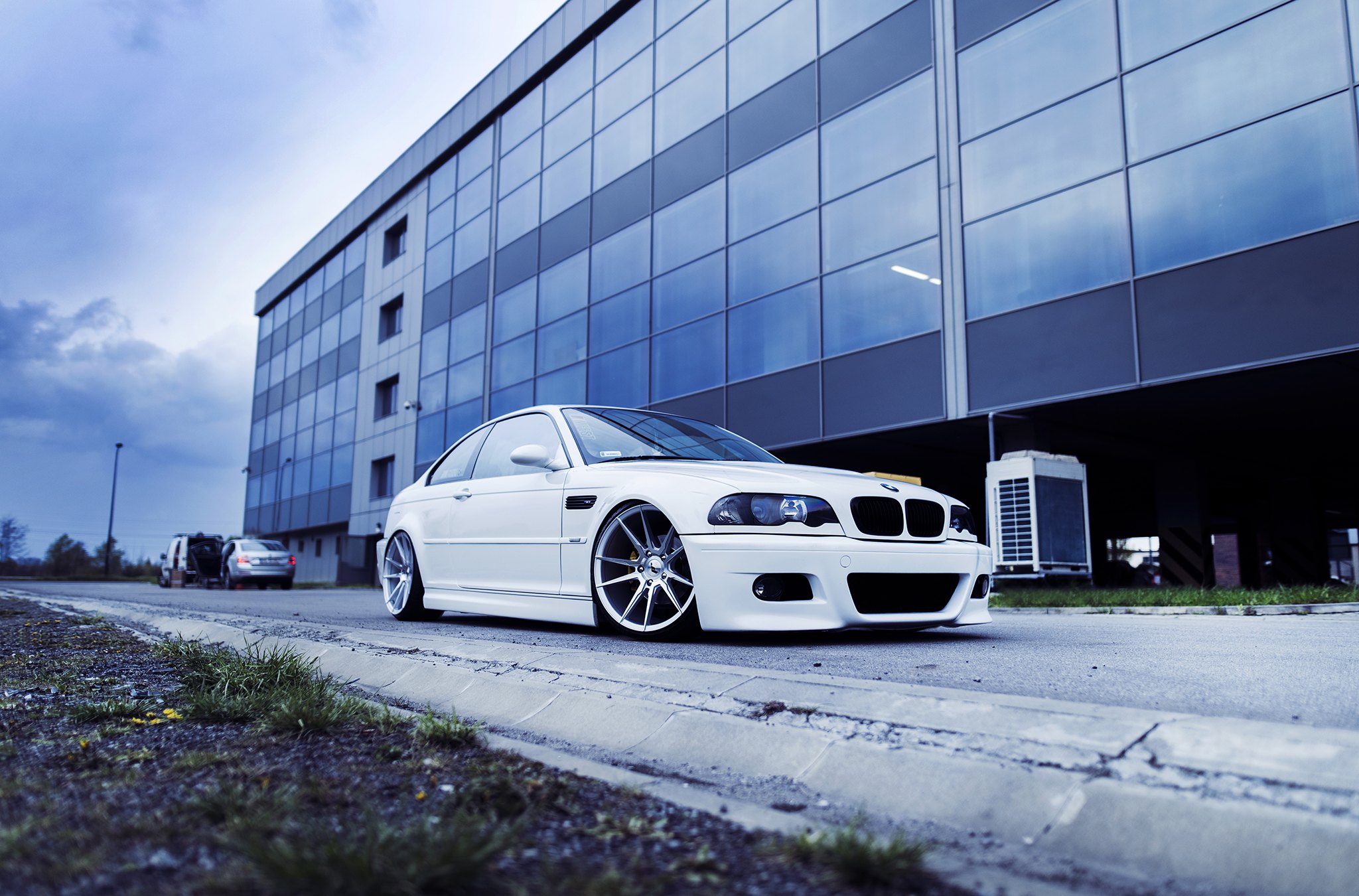 White BMW 3-Series with Dark Smoke Headlights - Photo by JR Wheels
