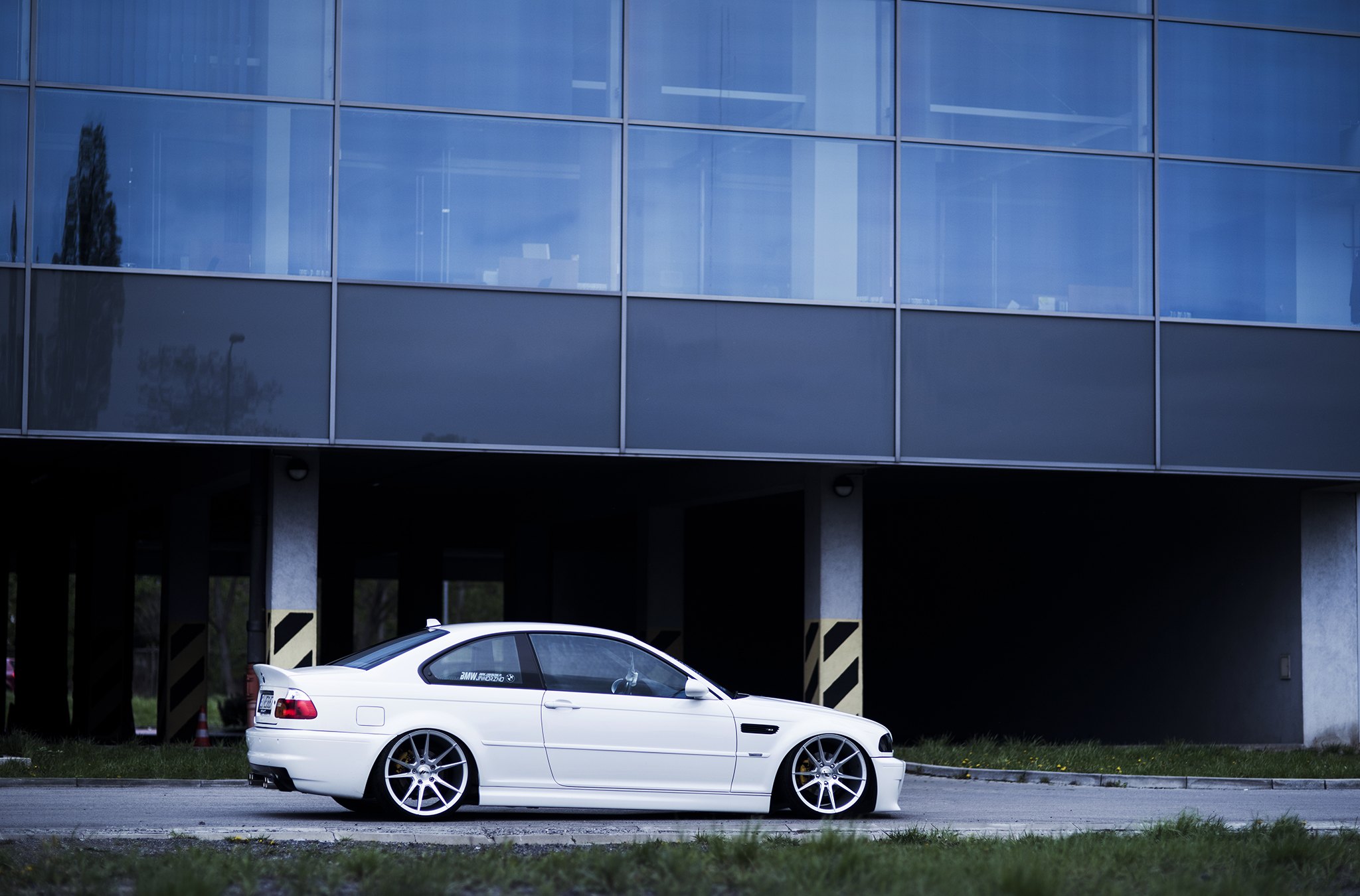 White BMW 3-Series with Aftermarket Side Skirts - Photo by JR Wheels