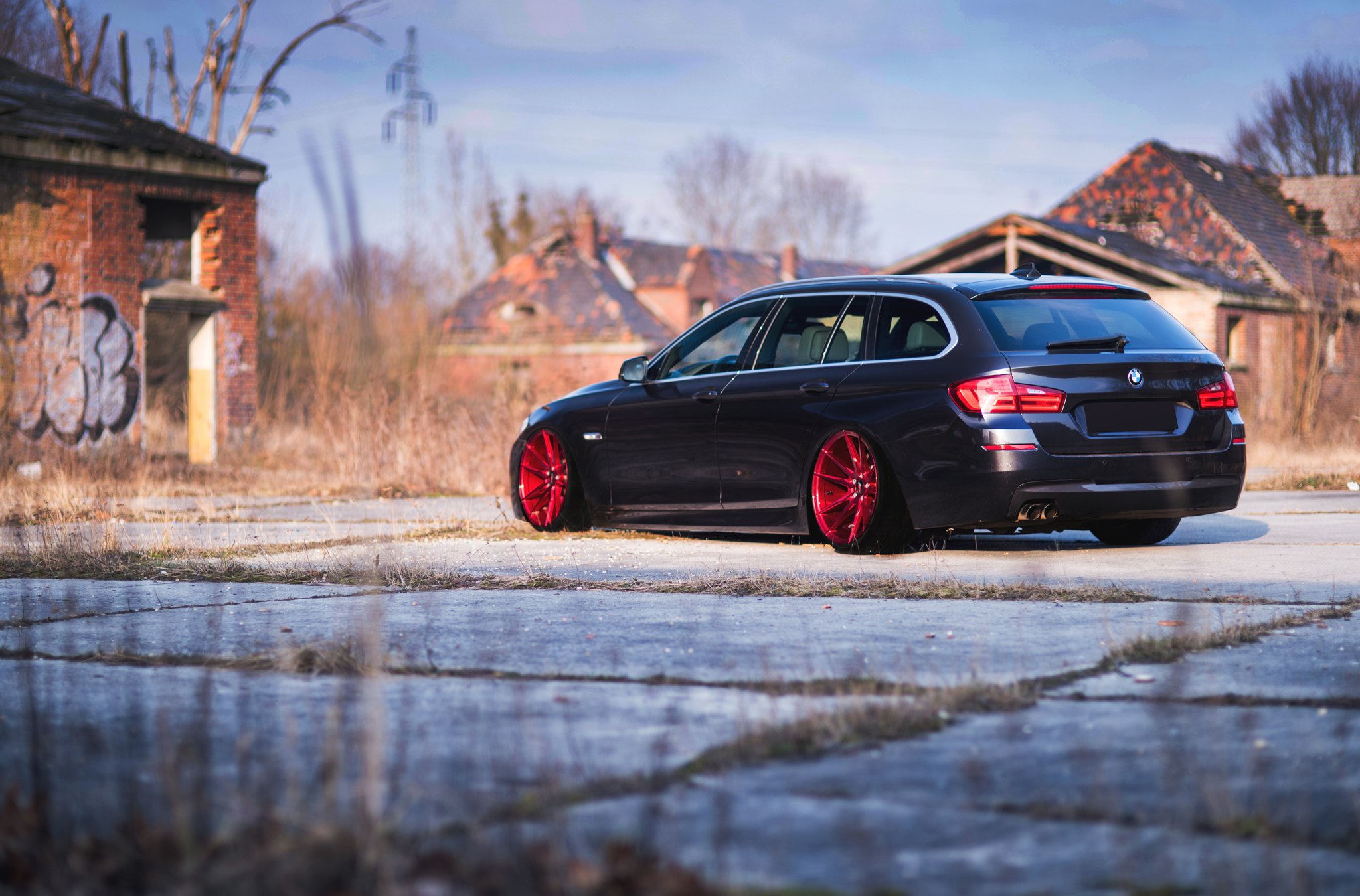 Roofline Spoiler with Light on Black BMW 5-Series - Photo by JR Wheels
