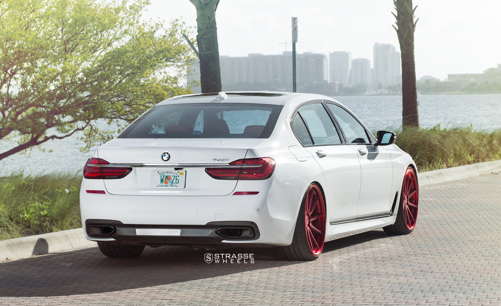 Custom Rear Diffuser on White BMW 7-Series - Photo by Strasse Forged