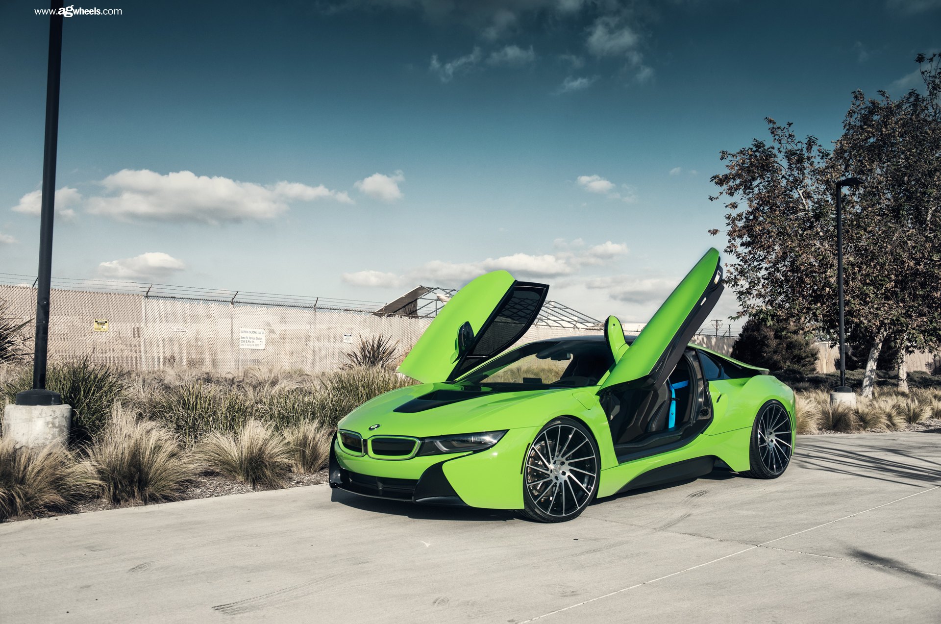 Green BMW i8 - Photo by Avant Garde