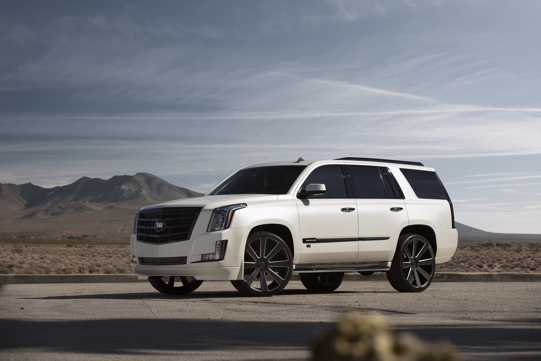 Aftermarket Running Boards on White Lifted Cadillac Escalade  - Photo by DUB