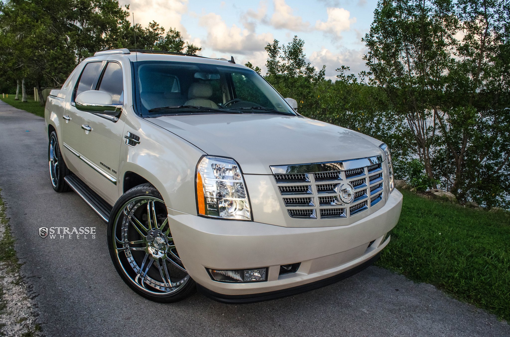 Front Bumper with Fog Lights on White Cadillac Escalade - Photo by Strasse Forged