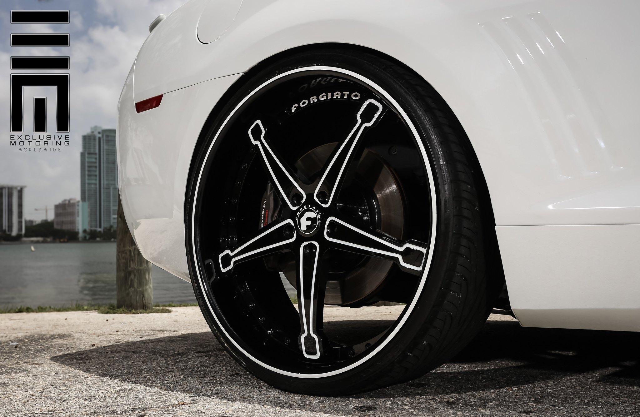 5 spoke exclusive Forgiato Wheels on Chevy Camaro Convertible - Photo by Exclusive Motoring