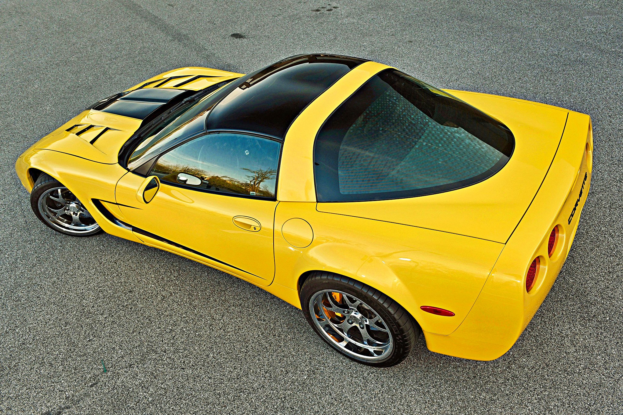 Custom Roof on Yellow Chevy Corvette - Photo by Scotty Lachenauer