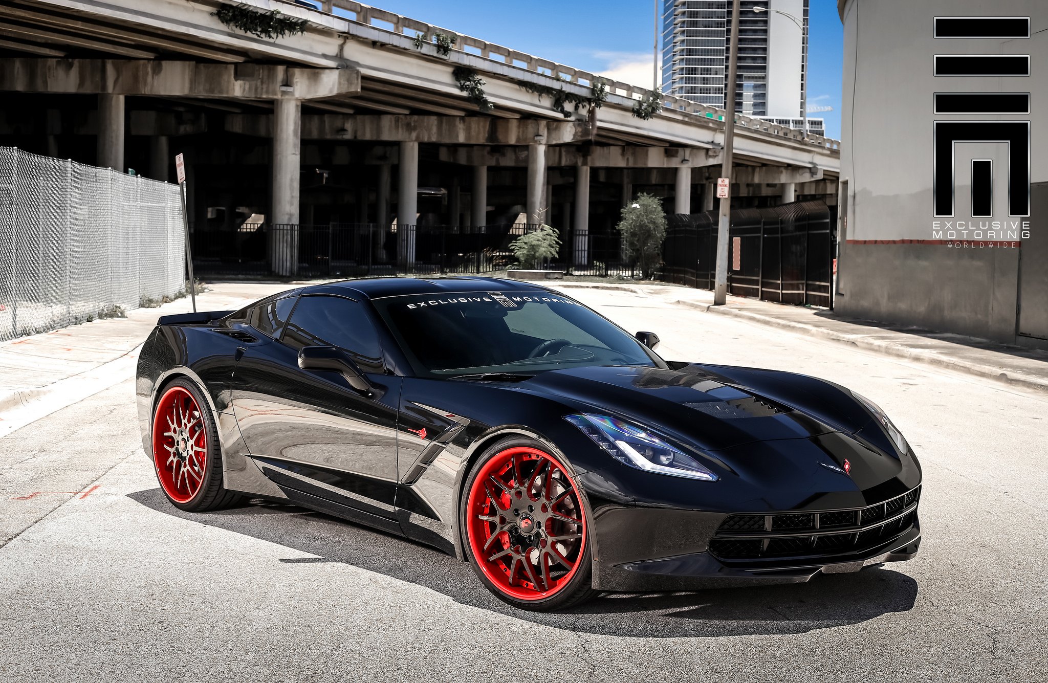 Sinister Corvette C7 With Red Custom Wheels - Photo by Exclusive Motoring