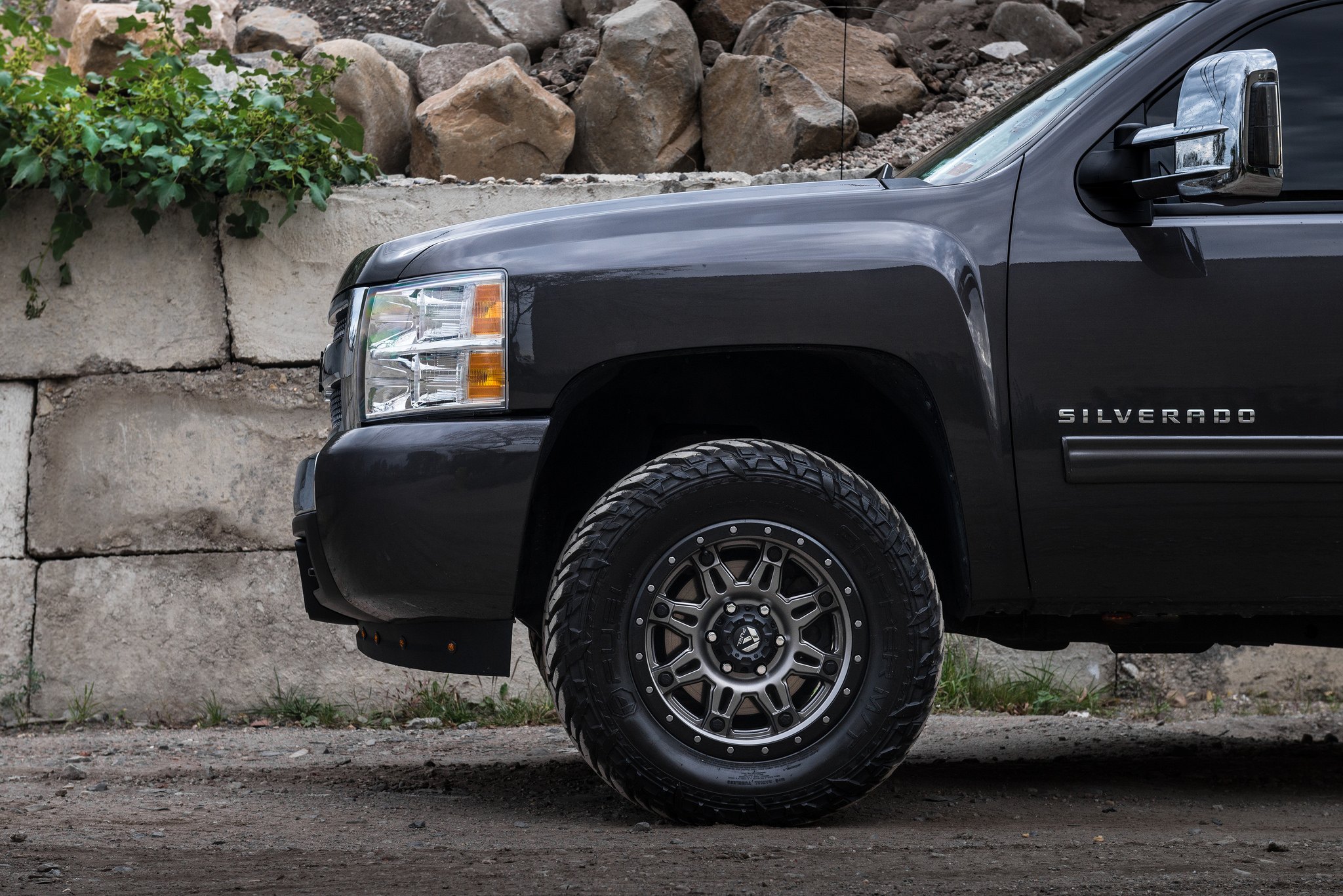 Chevy Silverado 1500 with Matte Anthracite Fuel Offroad Rims - Photo by Fuel Offroad