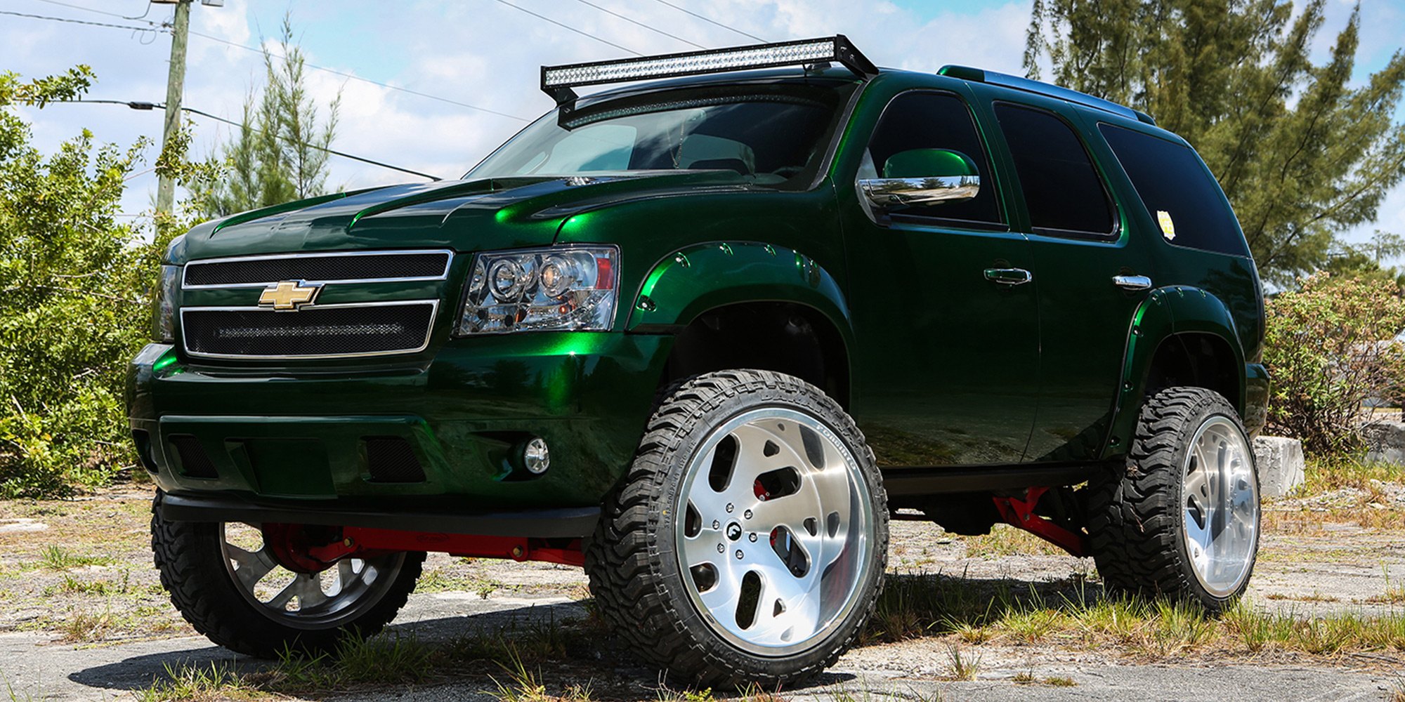 Chevy Tahoe in Purple Green Color with Offorad mods - Photo by Forgiato
