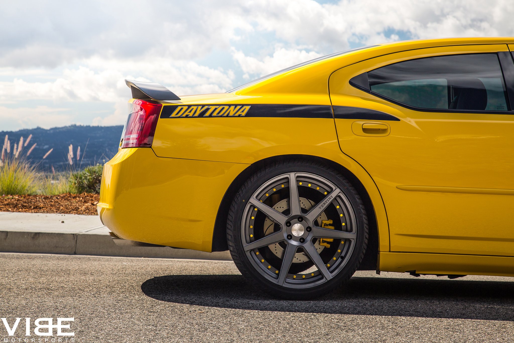 Yellow Dodge Charger Dytona - Photo by Vibe Motorsports