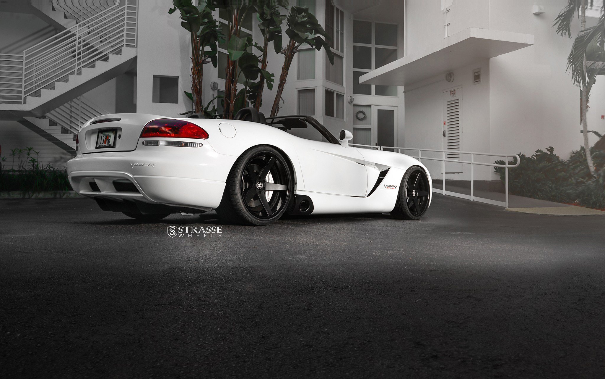 White Dodge Viper with Aftermarket Rear Diffuser - Photo by Strasse Forged