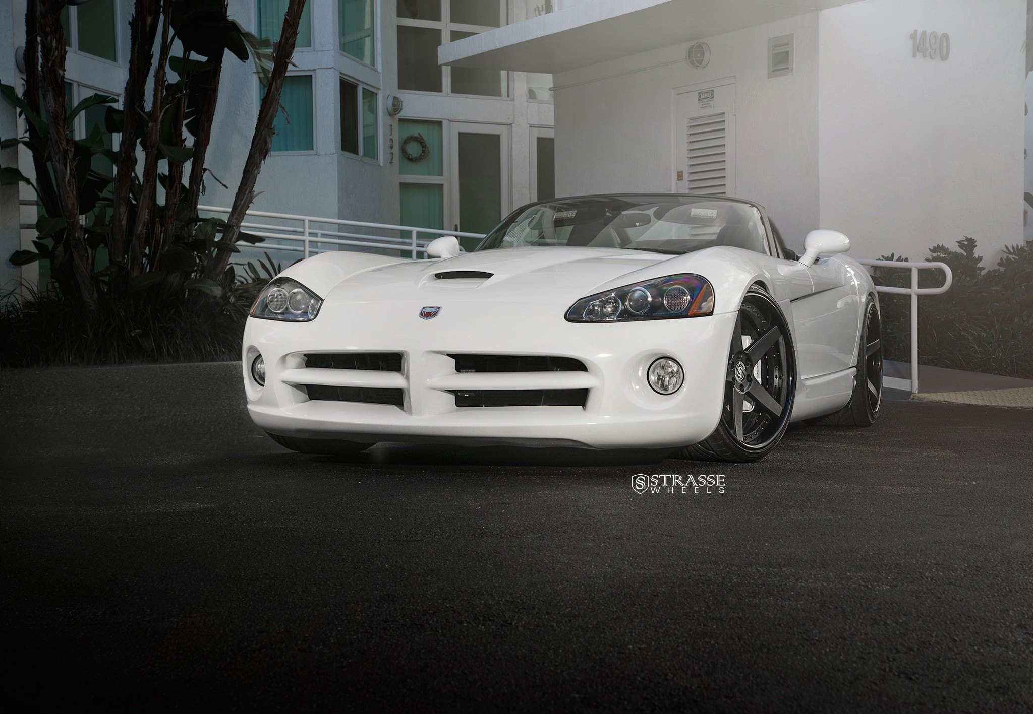 Dark Smoke Headlights on White Dodge Viper - Photo by Strasse Forged