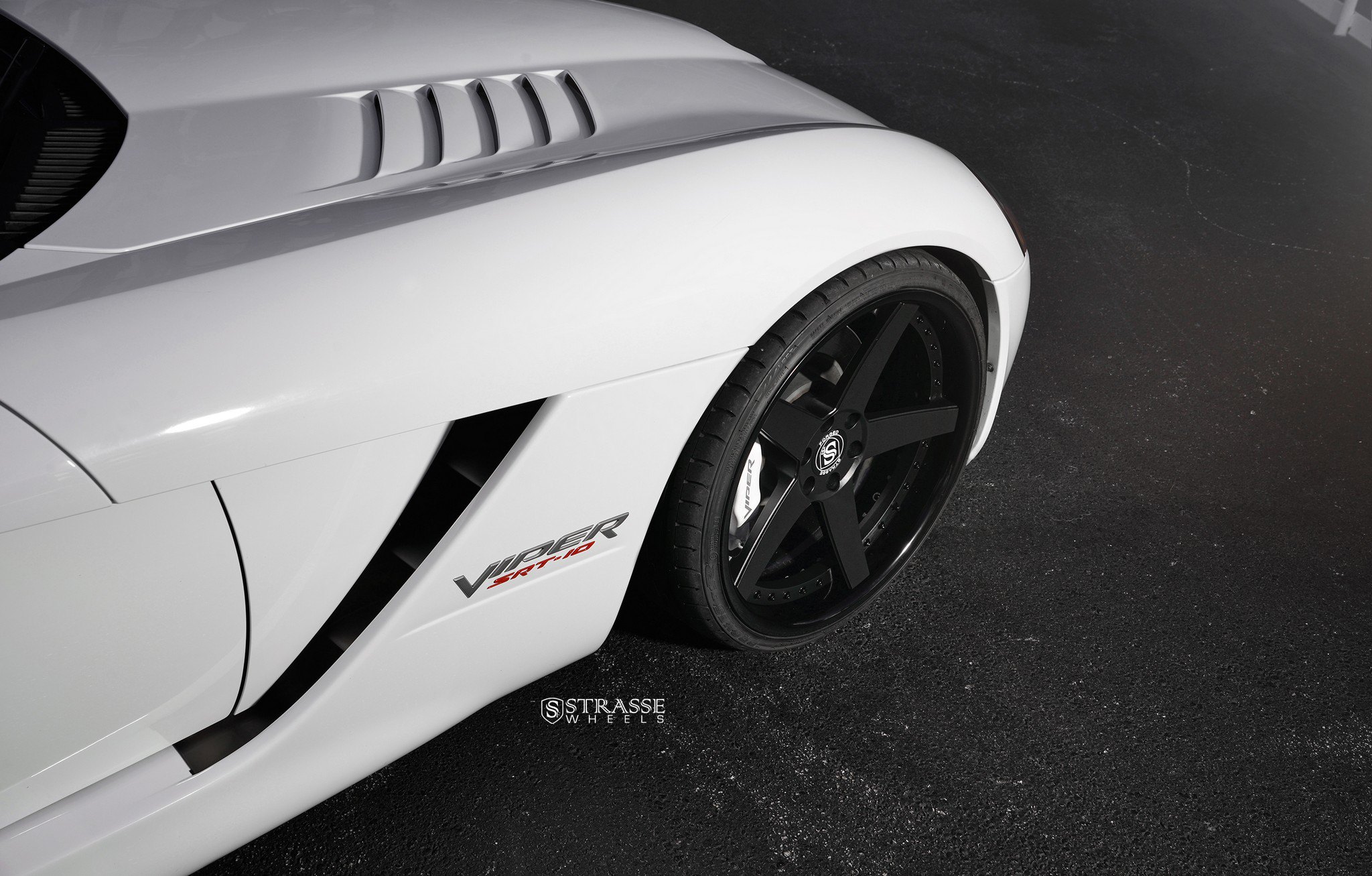 Custom White Dodge Viper SRT10 Side Scoops - Photo by Strasse Forged
