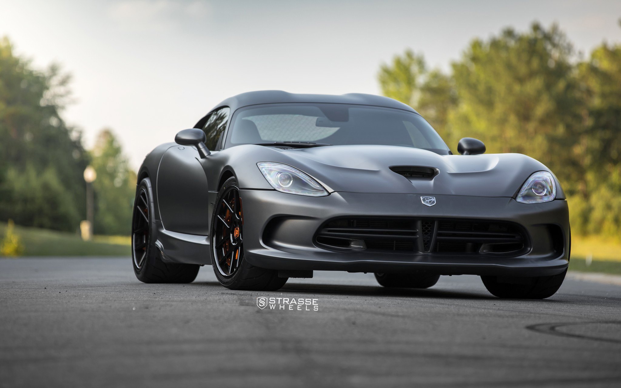 Aftermarket Front Bumper on Gray Dodge Viper - Photo by Strasse Forged