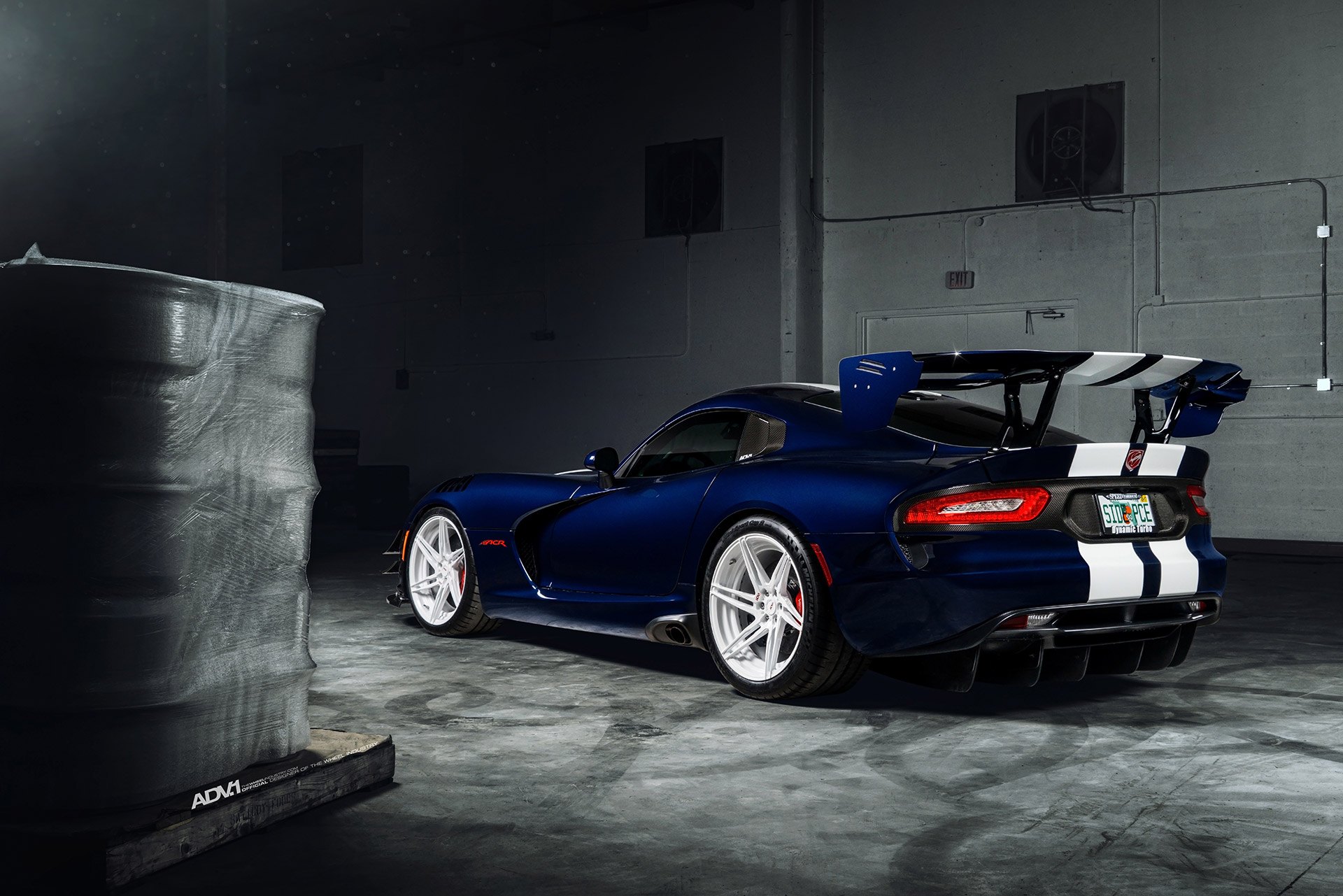 Dodge Viper With Racing Wing Spoiler - Photo by ADV.1