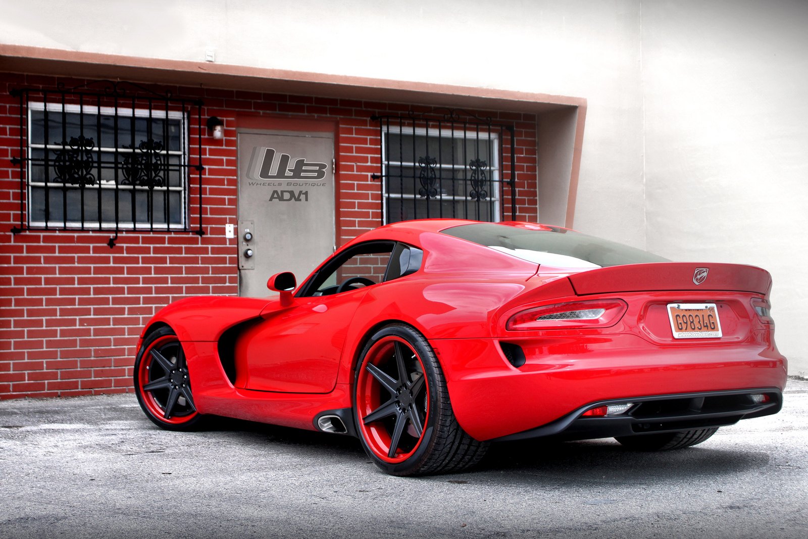Custom Style Rear Spoiler on Red Dodge Viper - Photo by ADV.1