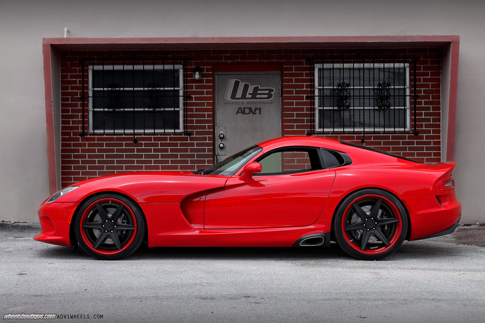 Red Dodge Viper with Aftermarket Side Skirts - Photo by ADV.1