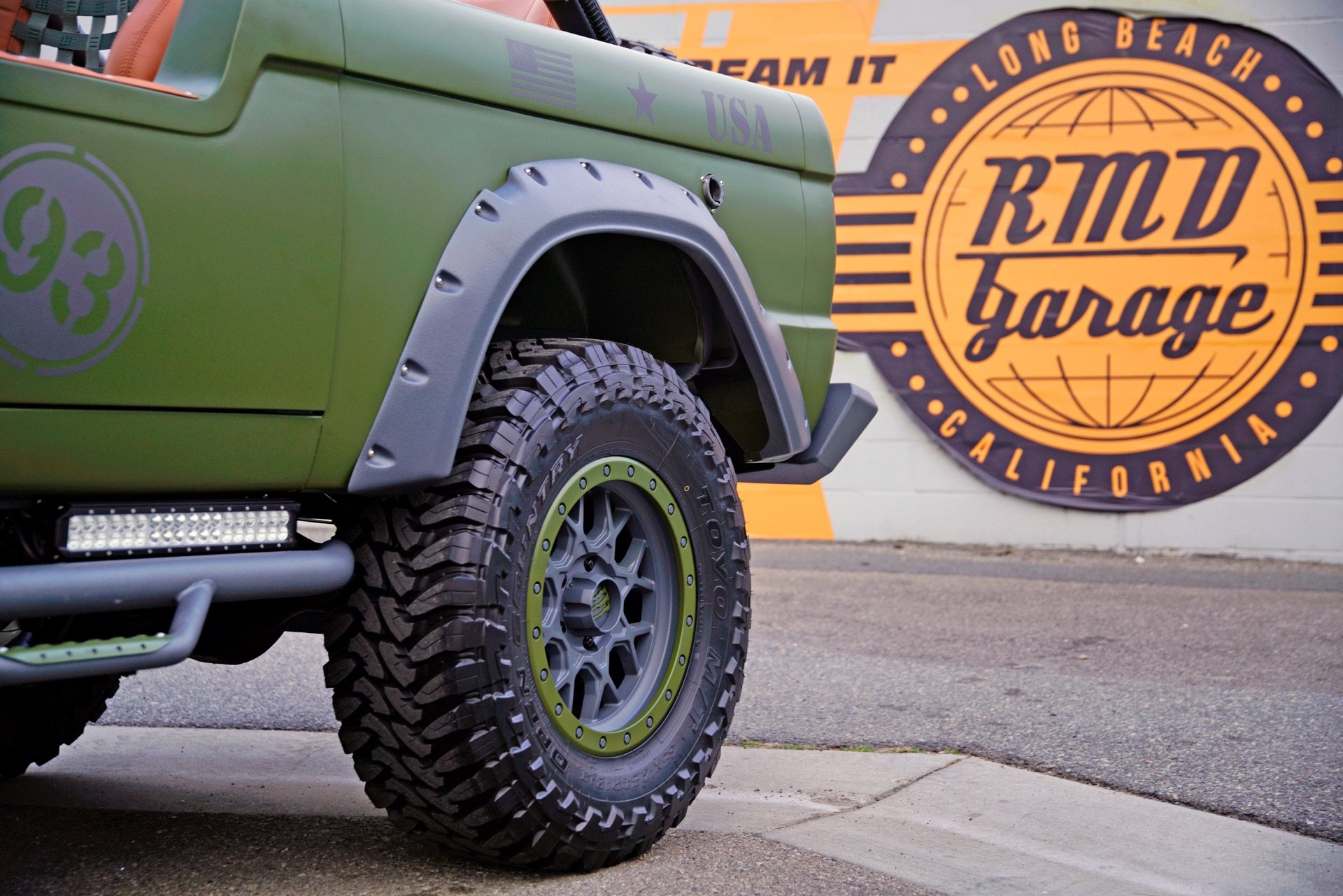 Pocket Style Fender Flares on Geeen Ford Bronco - Photo by Dropstar