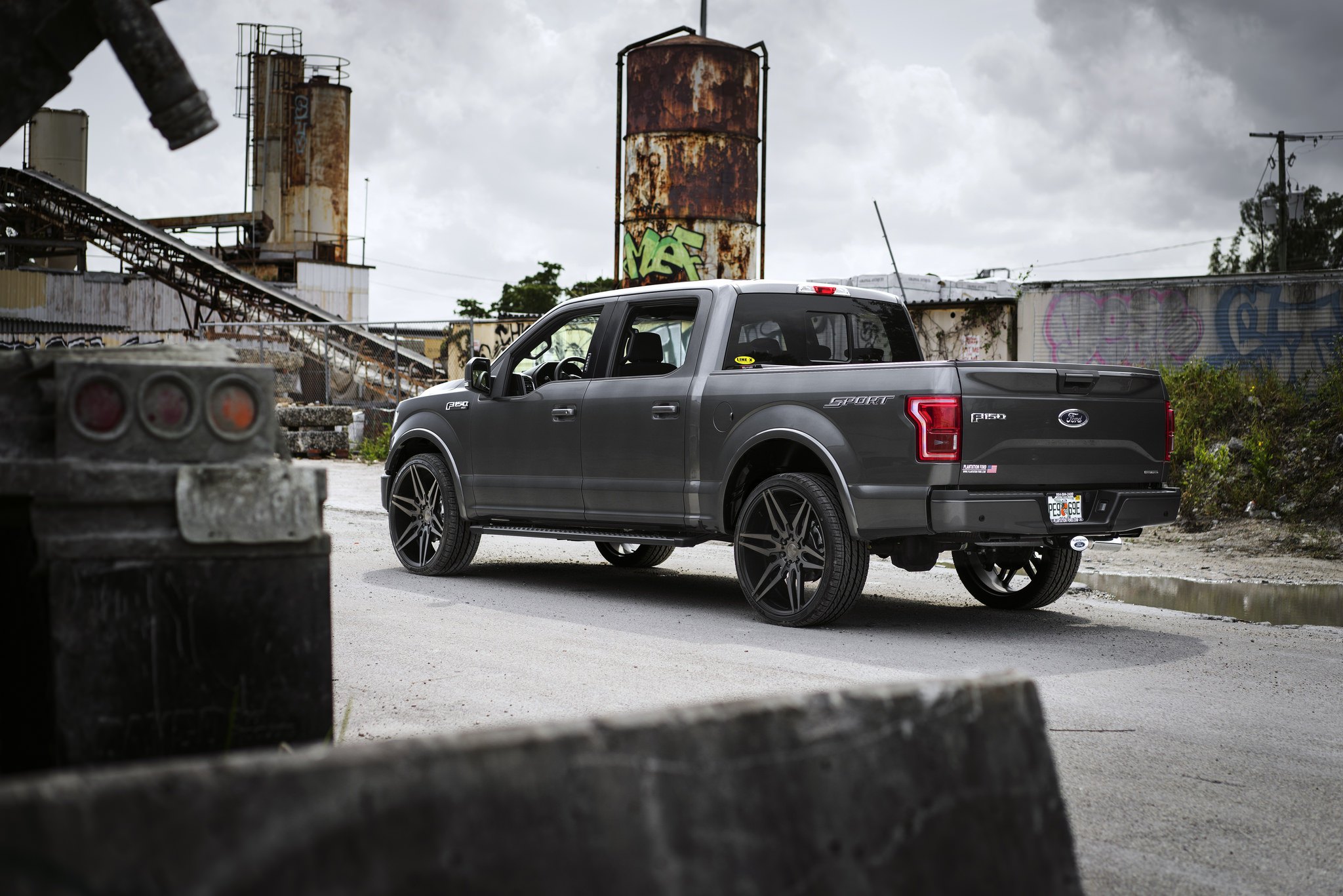 Ford F-150 Sport with Aftermarket Running Boards - Photo by DUB