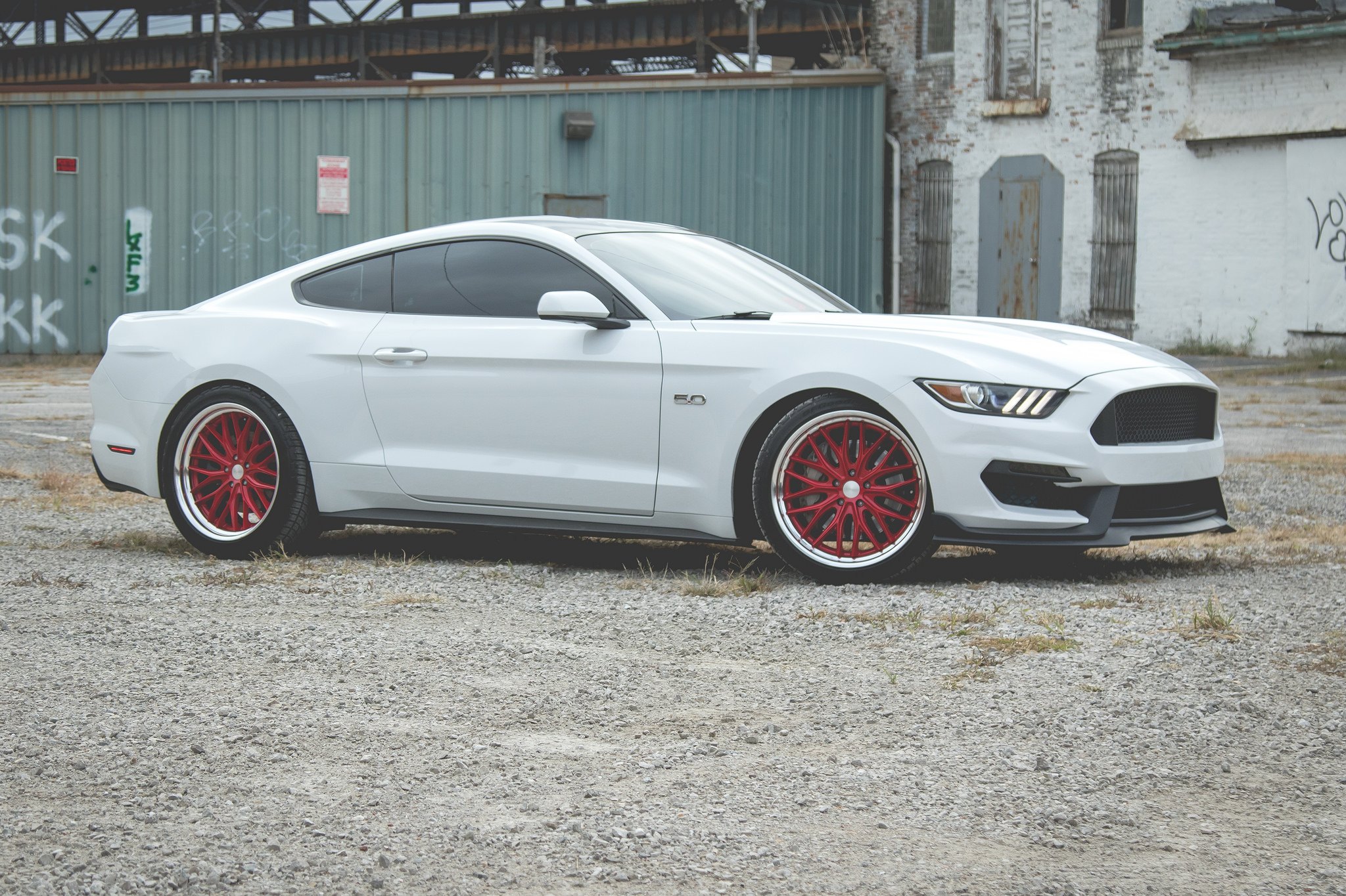 Aftermarket Side Skirts on White Ford Mustang - Photo by Vossen