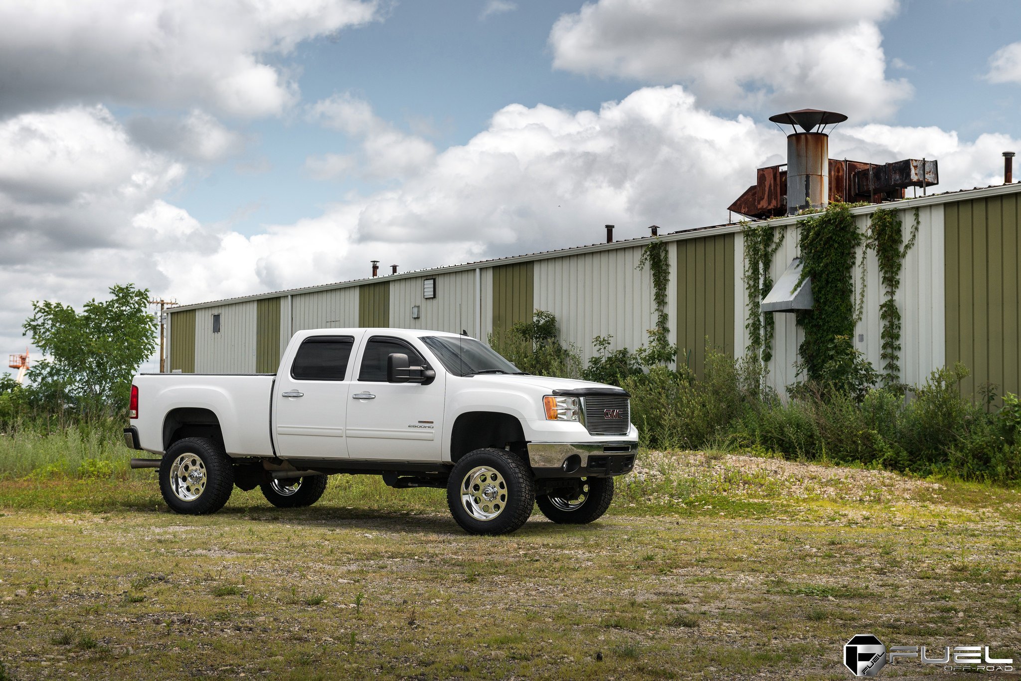 Fuel Offroad Polished Wheels on White GMC Sierra - Photo by Fuel Offroad