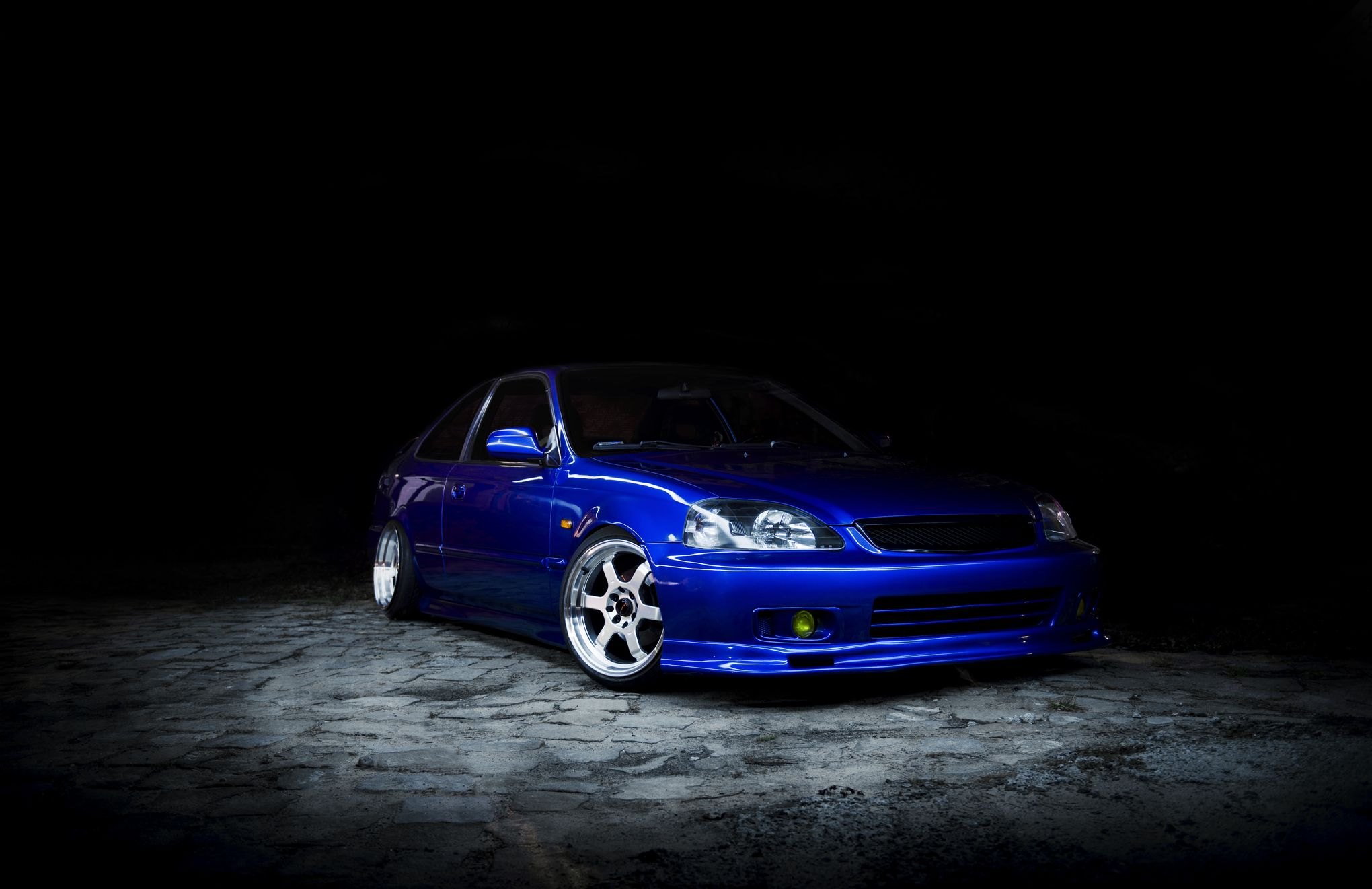 Front Bumper with Yellow Fog Lights on Blue Honda Civic - Photo by JR Wheels